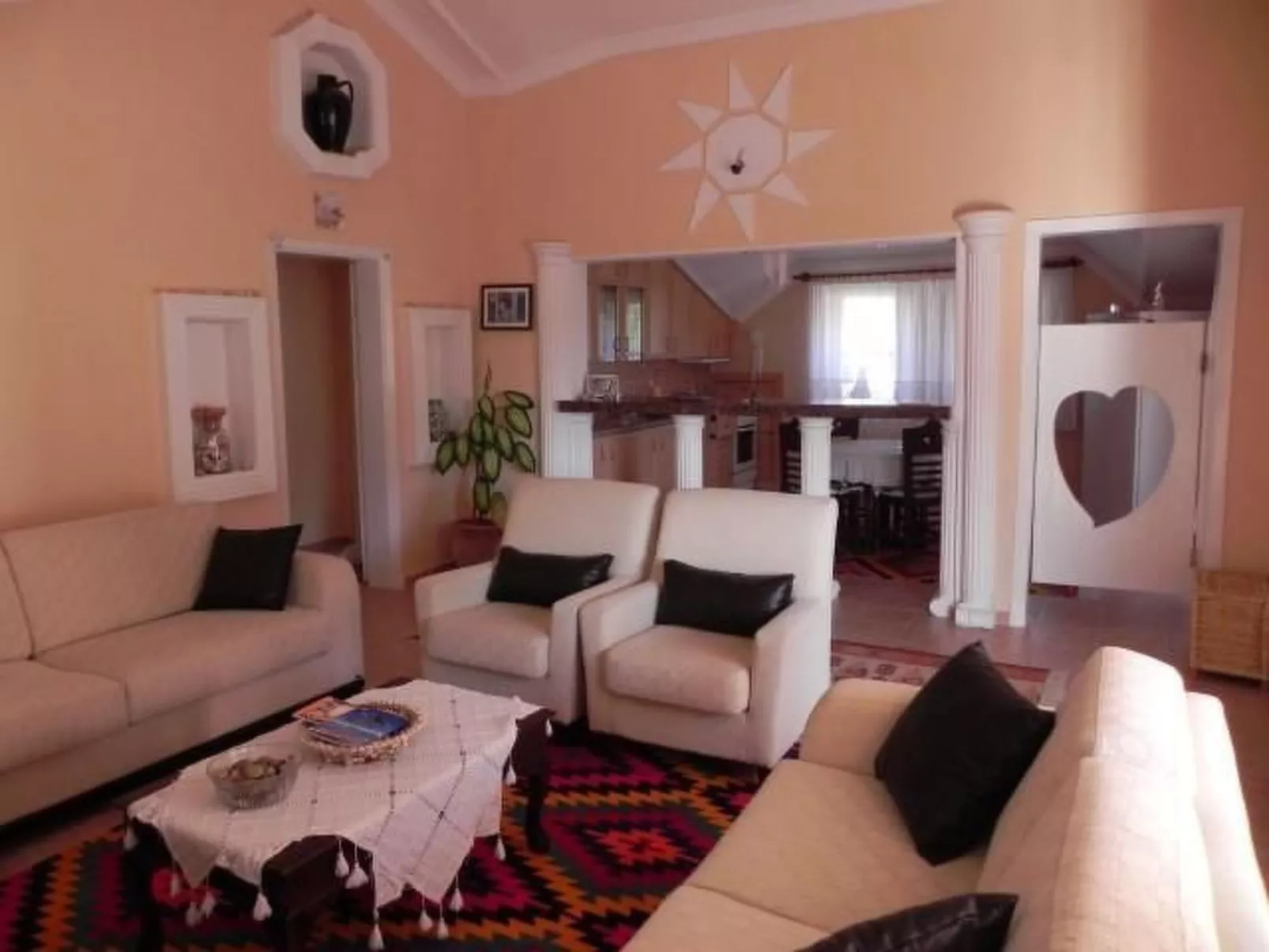 In Dalyan mit Bergblick-Drinnen