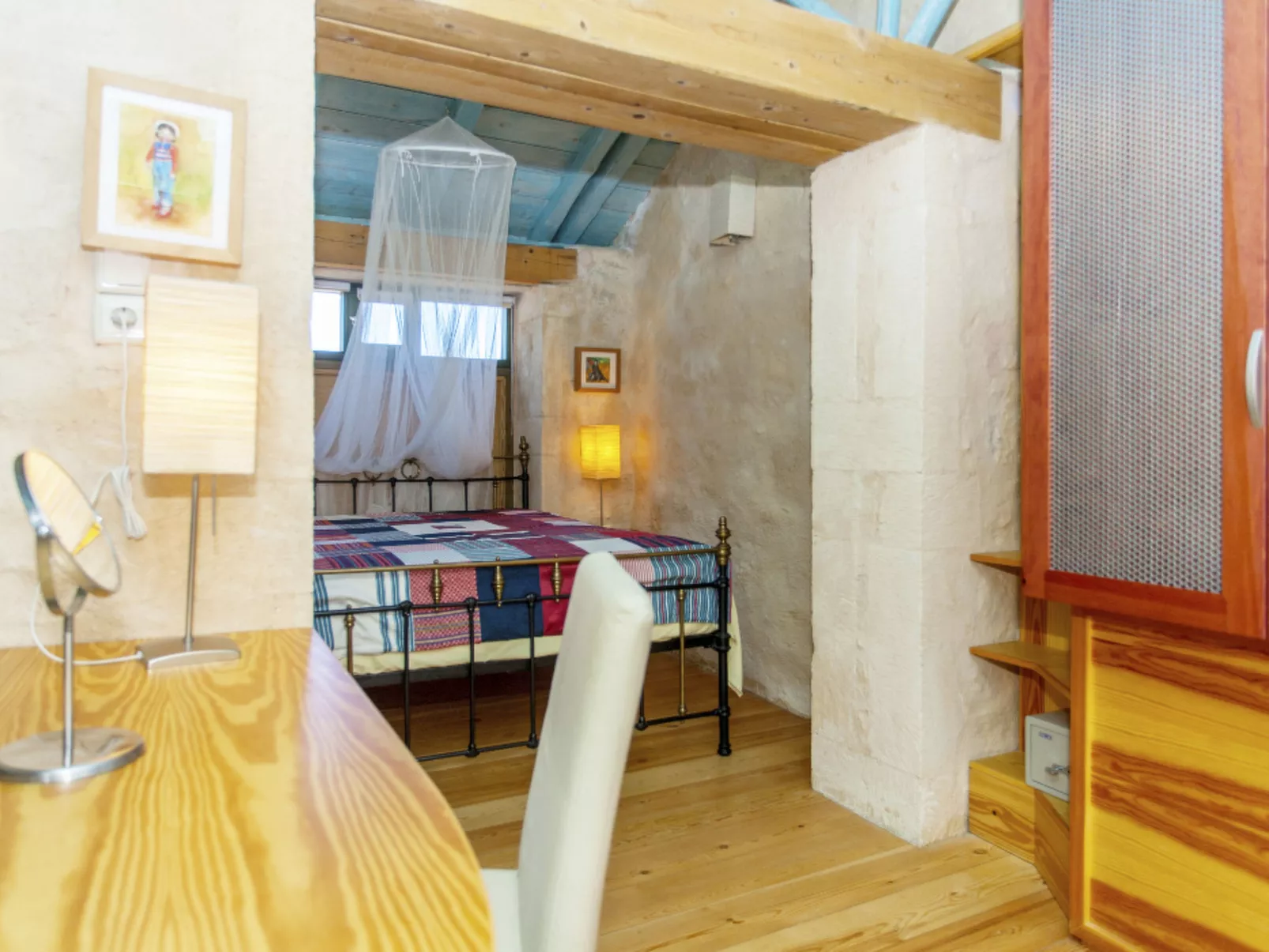 Mit privatem Pool in Roustika-Dedans