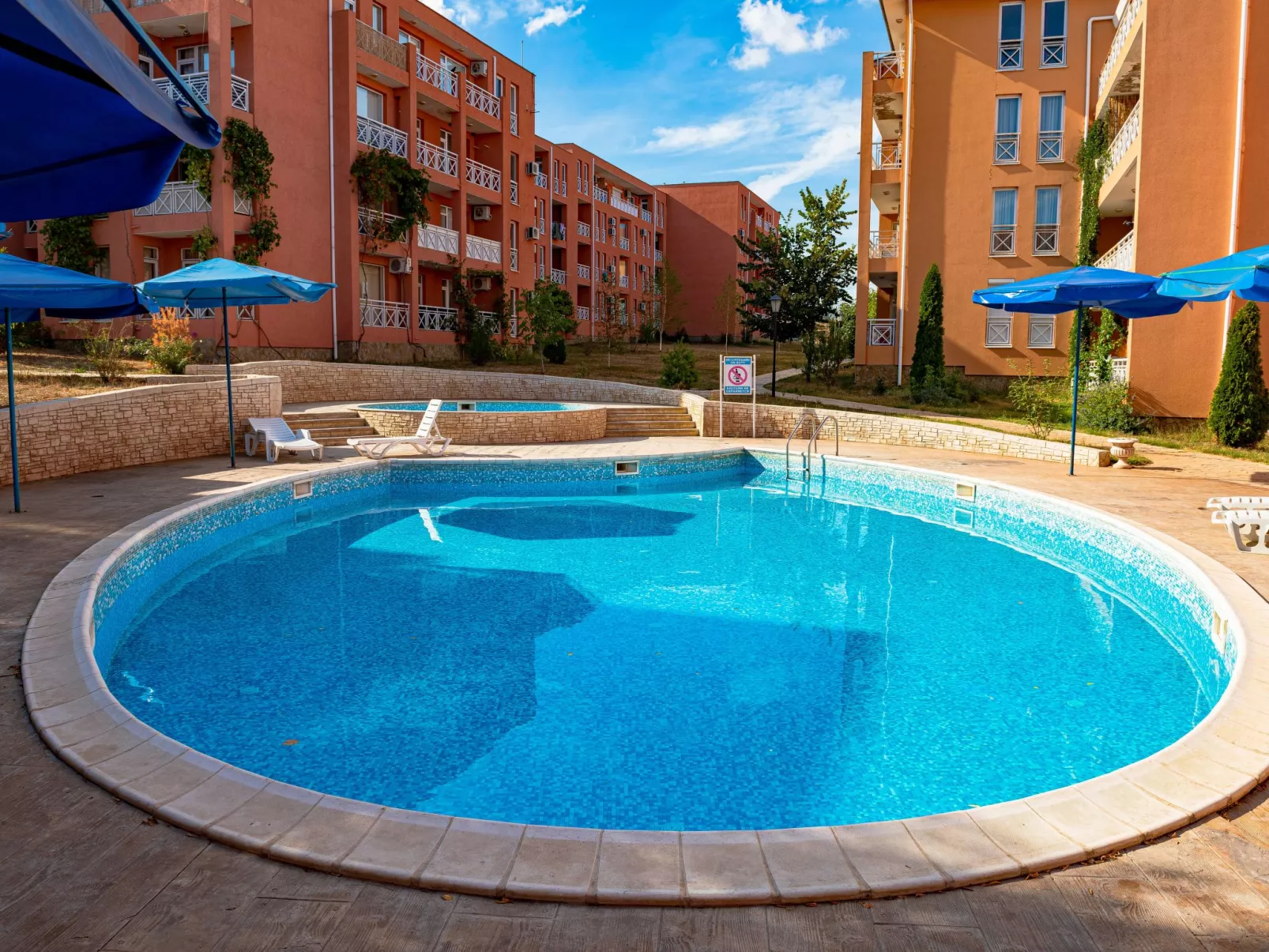 Menada - Sonnentag 6 - Modernes Studio - Draußen