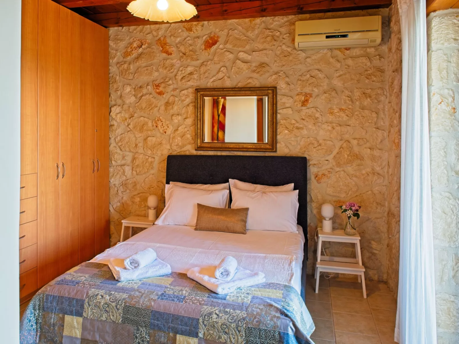 Traditionelle Villa mit privatem Pool-Dedans