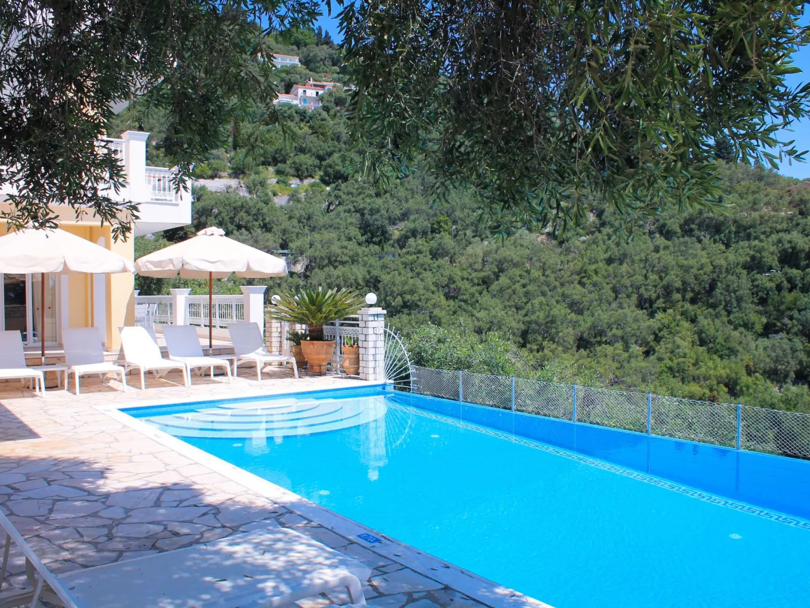 Wunderschöne Villa mit Panoramablick auf das Meer-Inside