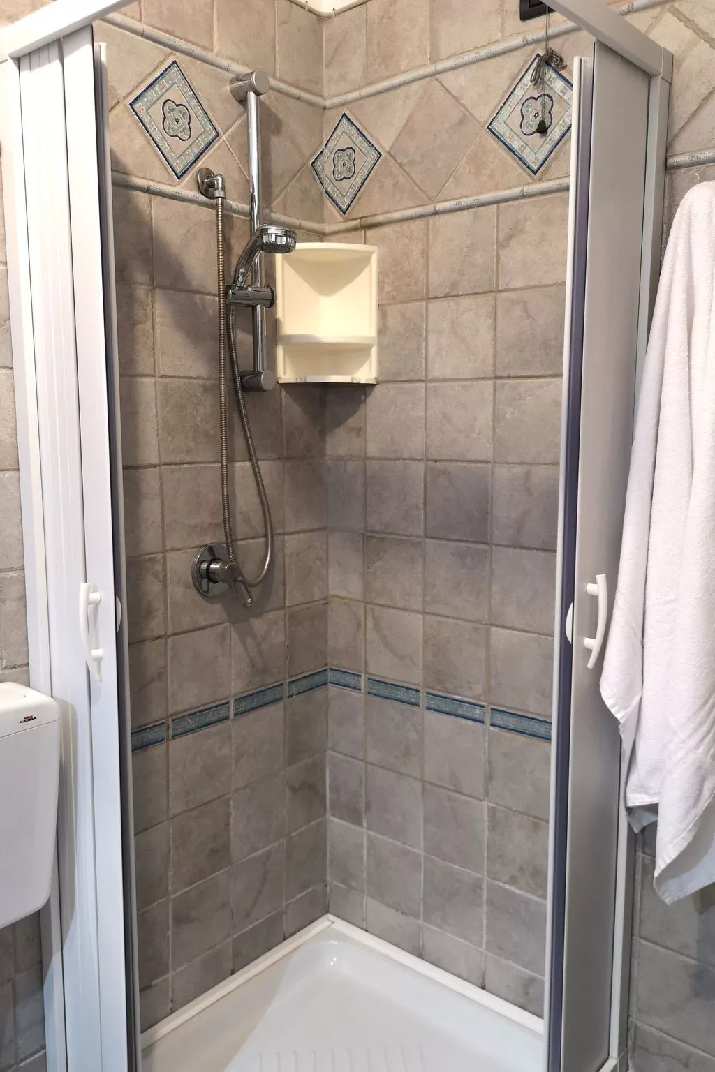 Villa mit Wasserblick-Image-tags.info