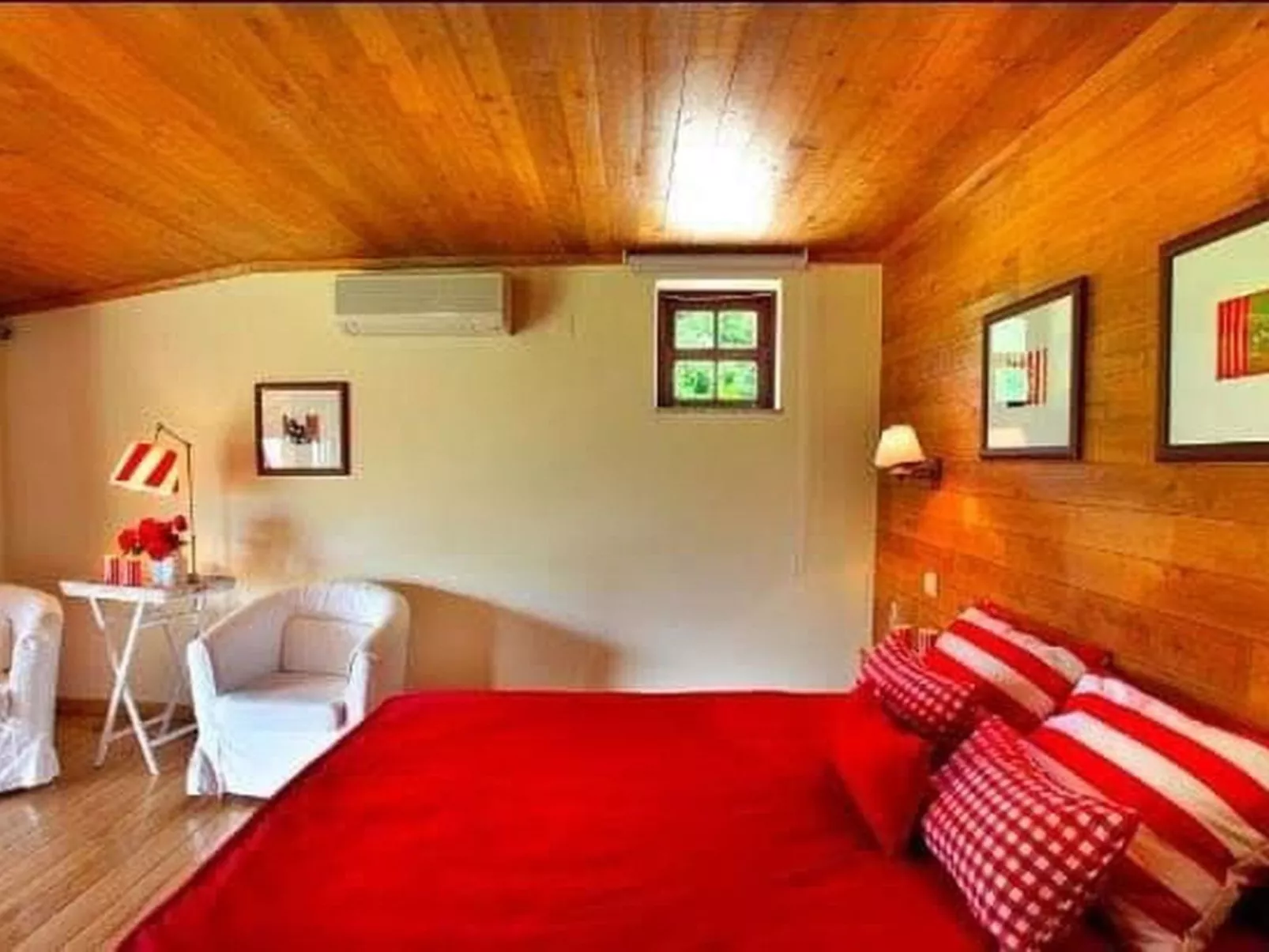 Fabelhafter Pool in einer atemberaubenden Landschaft