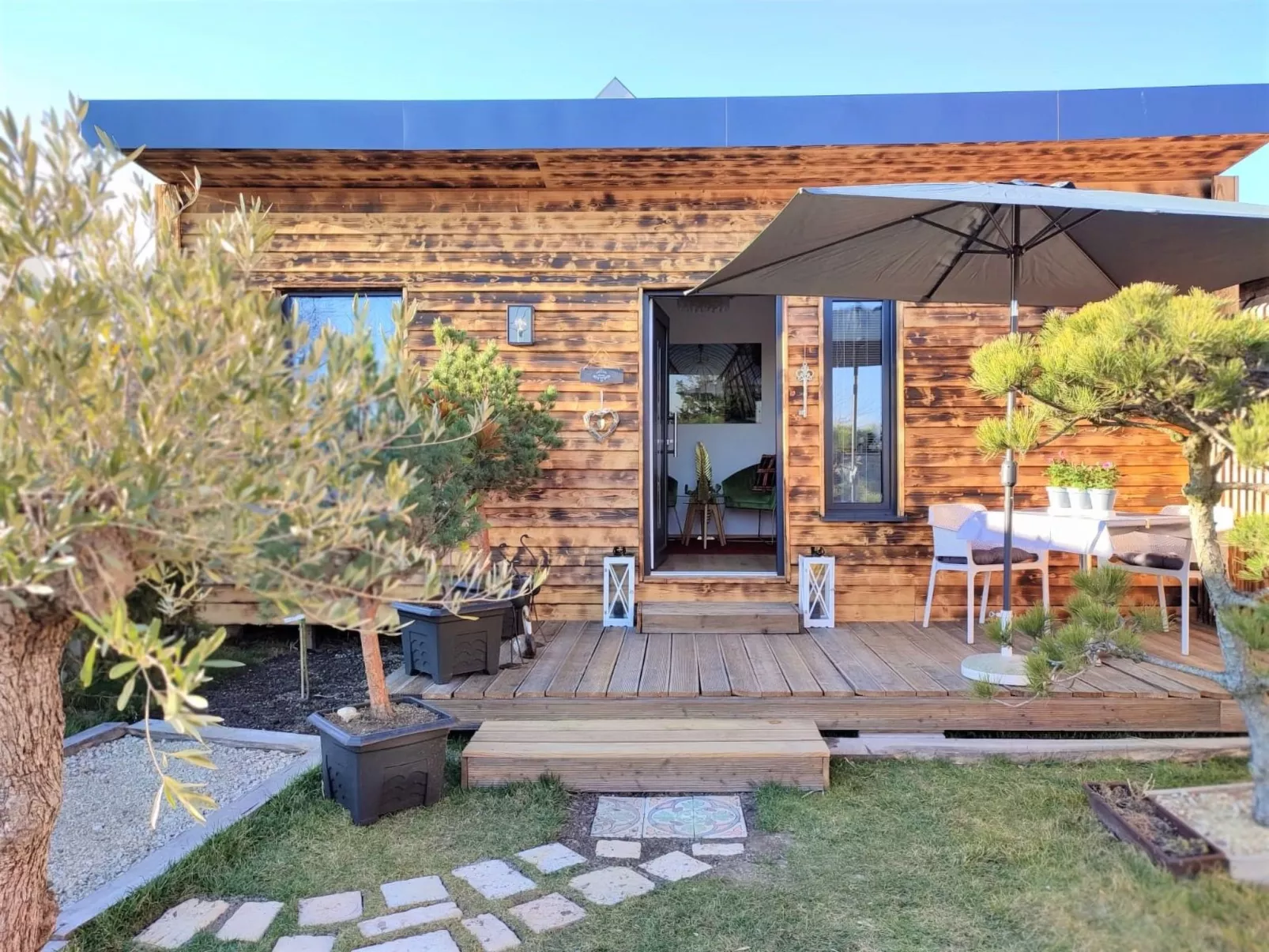Tolles Ferienhaus mit Garten, Grill und Terrasse-Outside