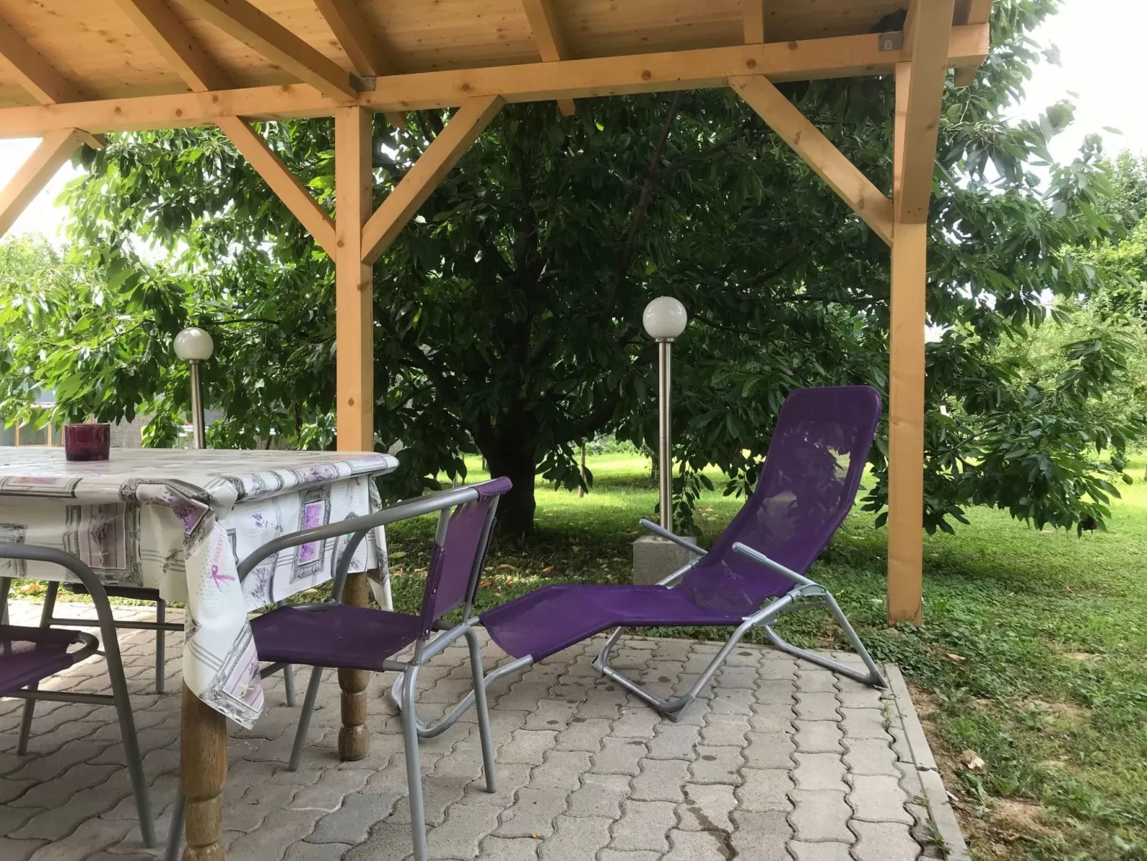 Hungarium am Platte-Drinnen