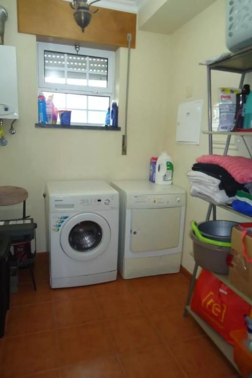 Geräumiges Haus in der Nähe von Angra do Heroismo-Drinnen