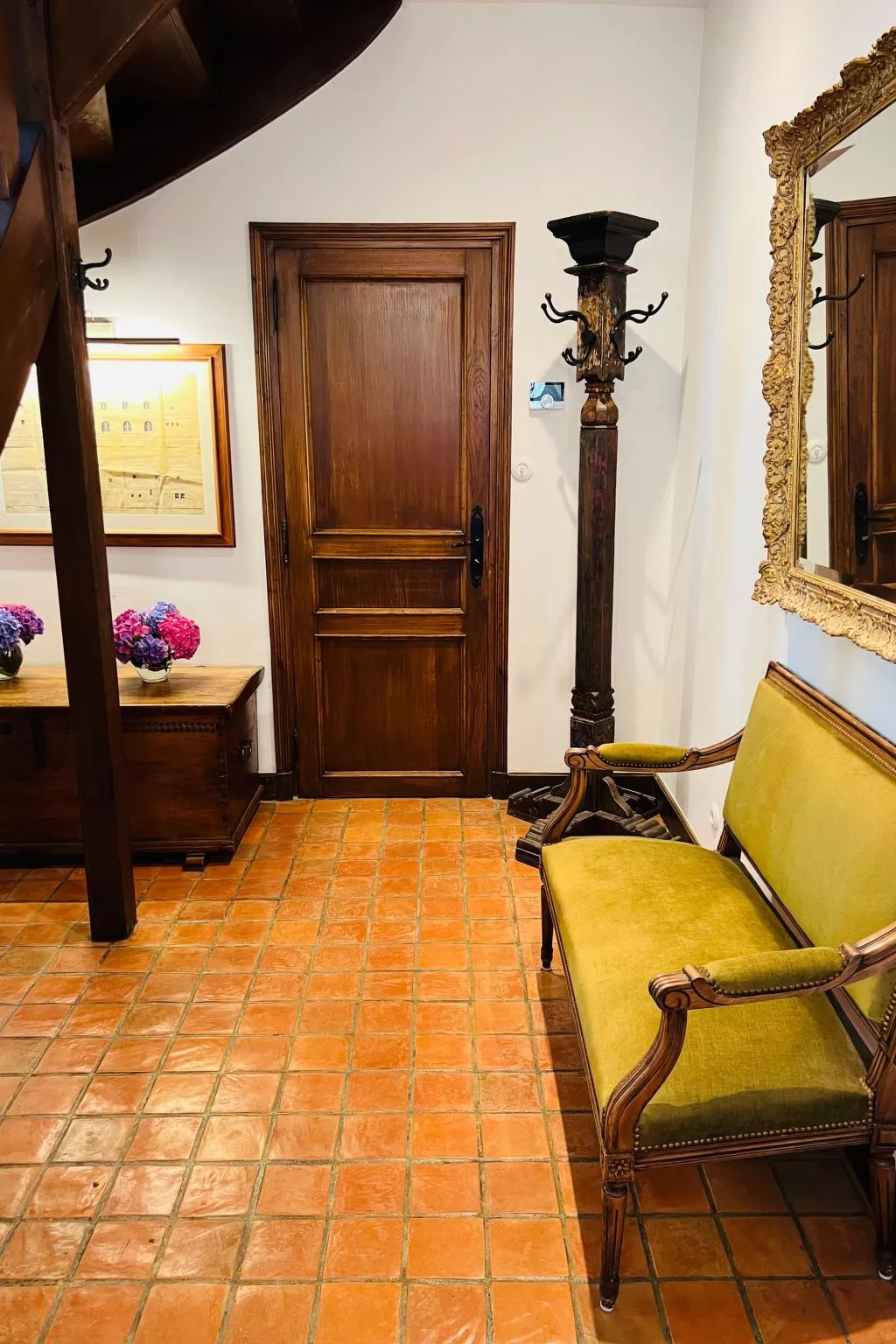 Villa Monrepos-Inside