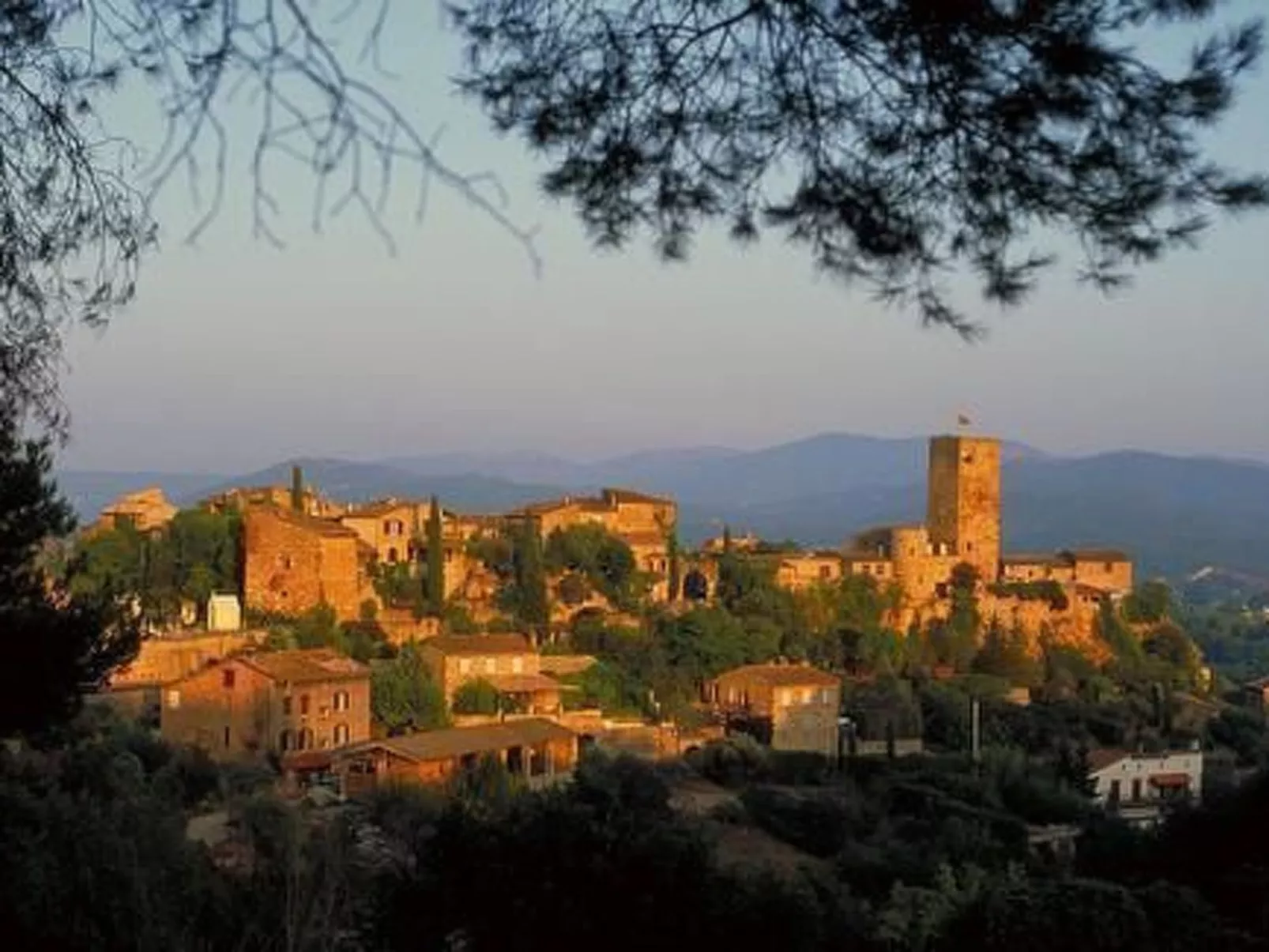 "La Cigale" mit Schwimmbad-Draußen