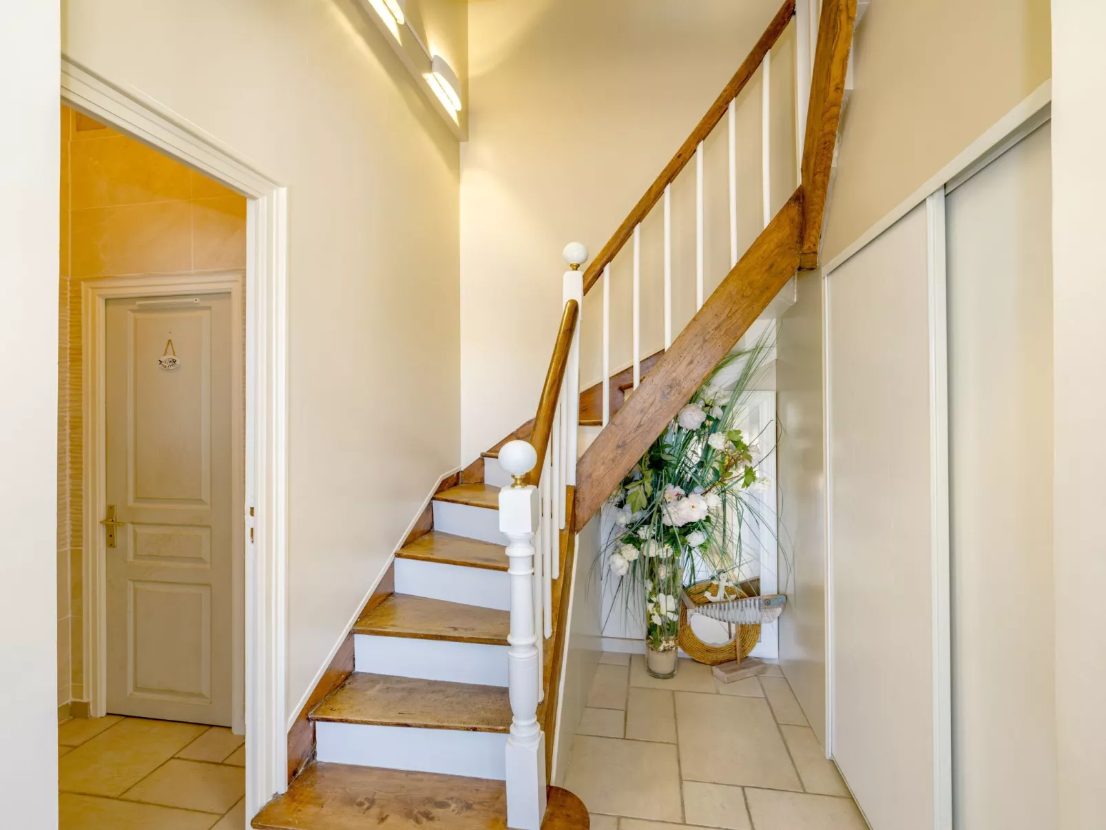 Villa "Ker House" mit Blick auf das Wasser-Inside