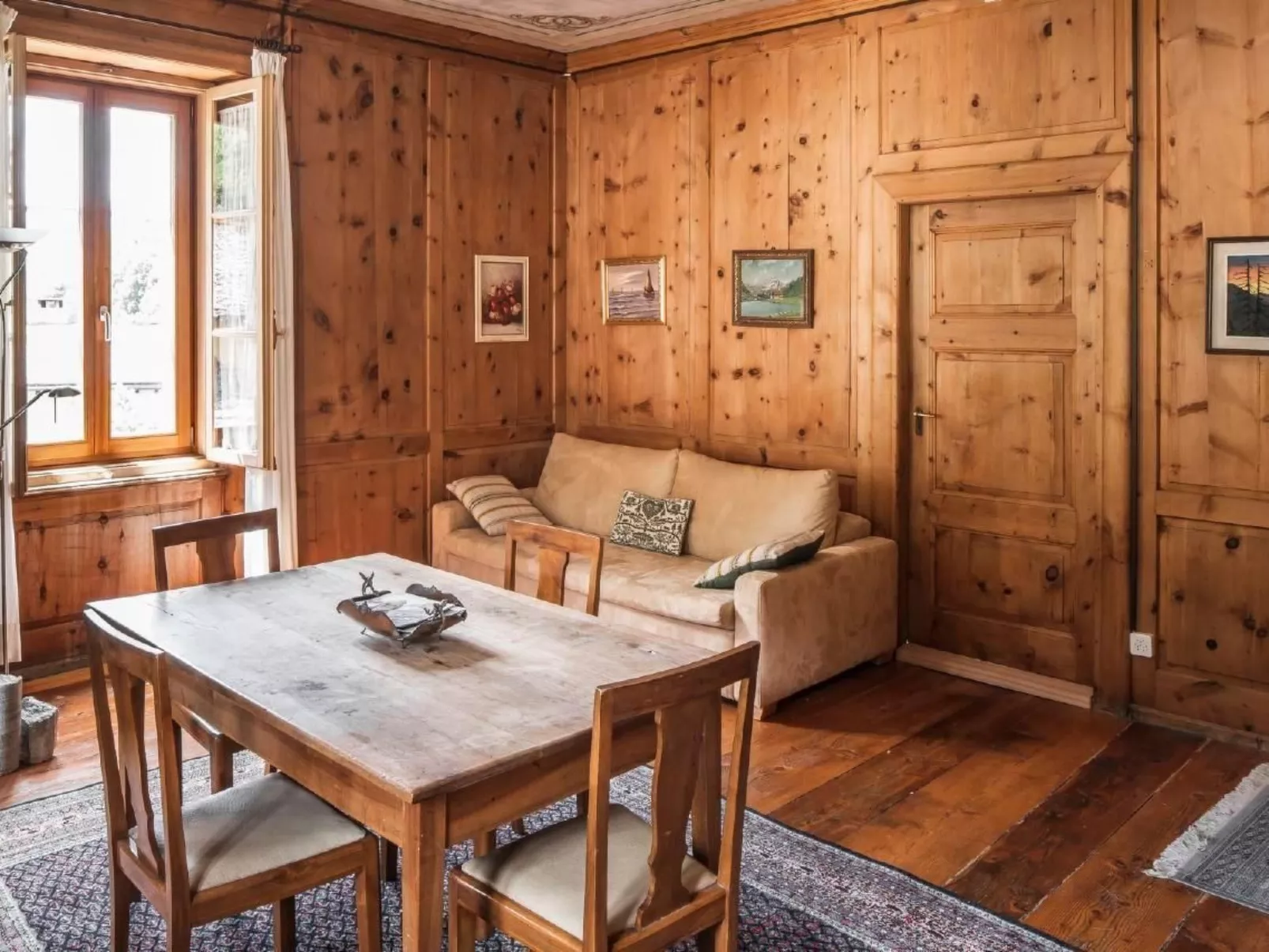 Geräumige Ferienwohnung-Drinnen