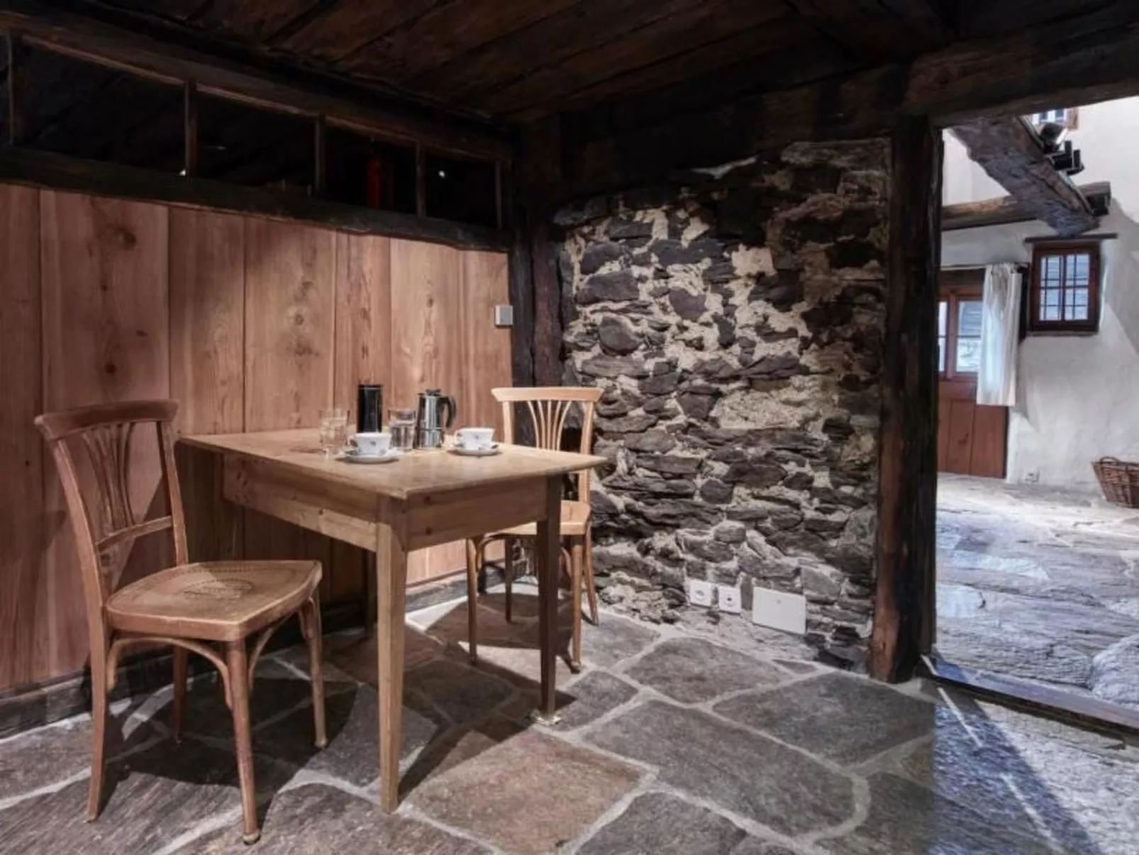 Regina-Image-tags.info