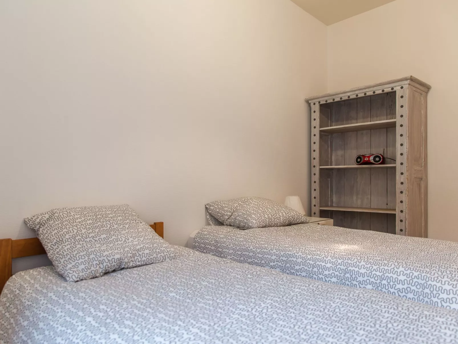 Mit zwei Garagenstellplätzen-Inside