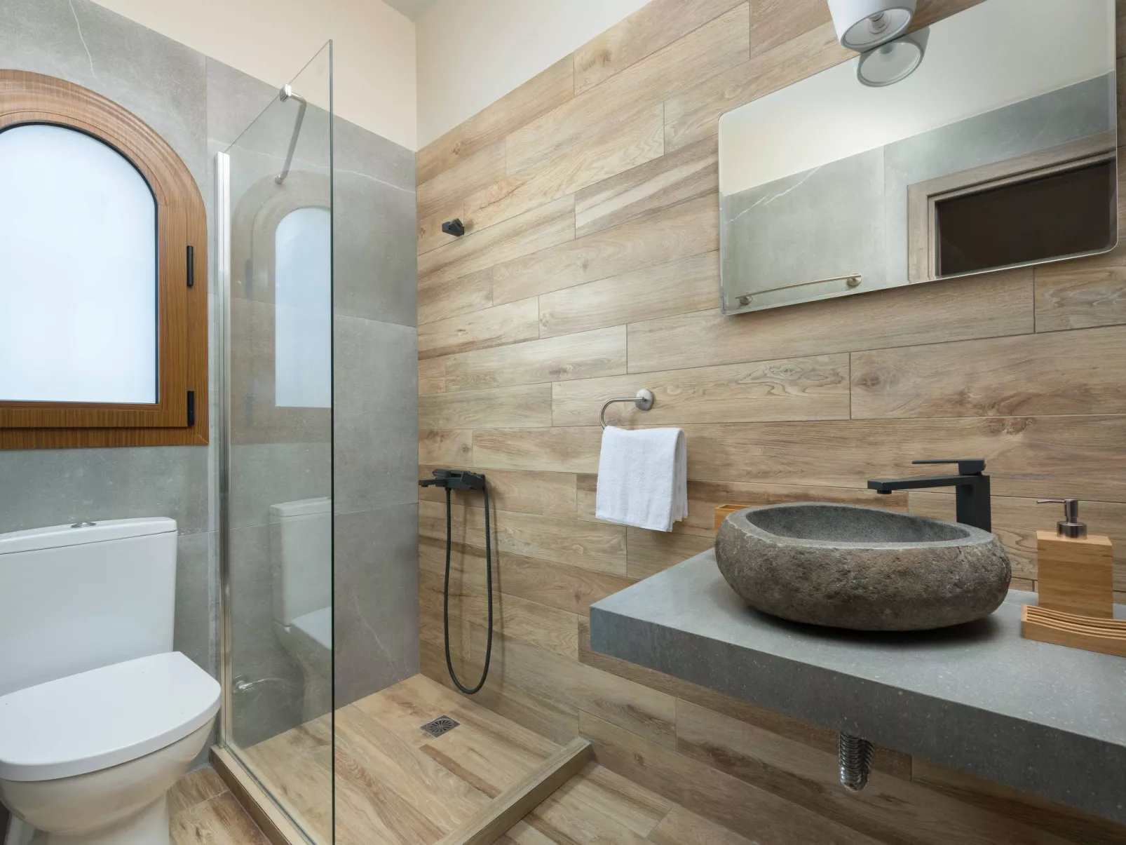 Geräumige Villa Evelyn für 10 Personen mit Pool-Inside