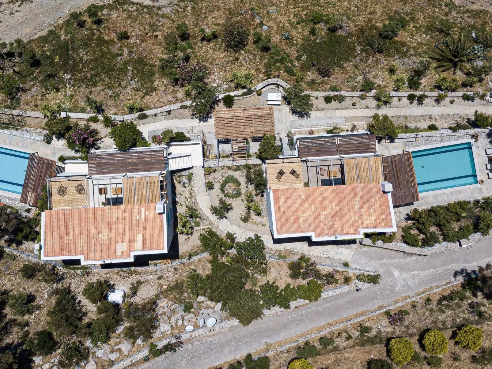 Villa Spiros ist eine renovierte Vermietung voll - Draußen