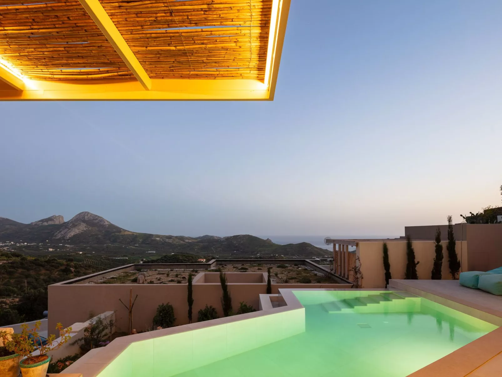 "Serenity" mit eigenem Pool-Outside