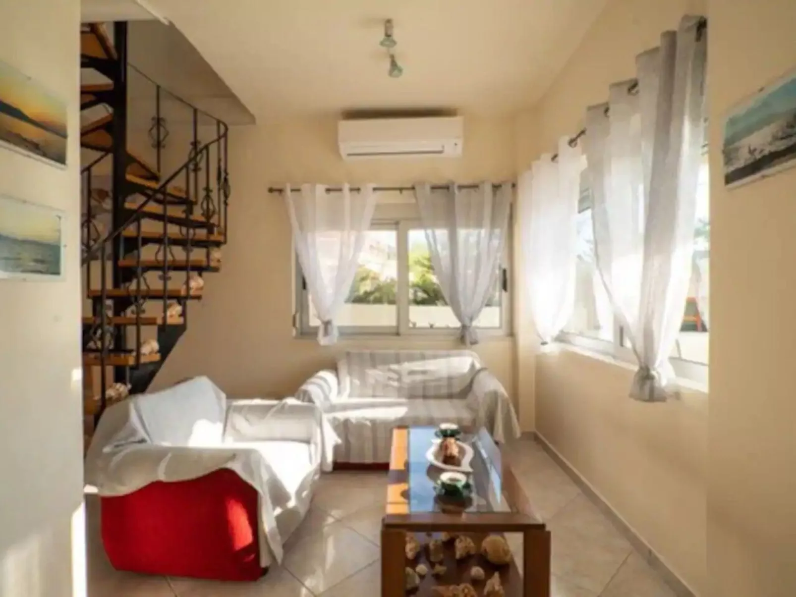 In Kolimvari mit Großer Terrasse-Drinnen