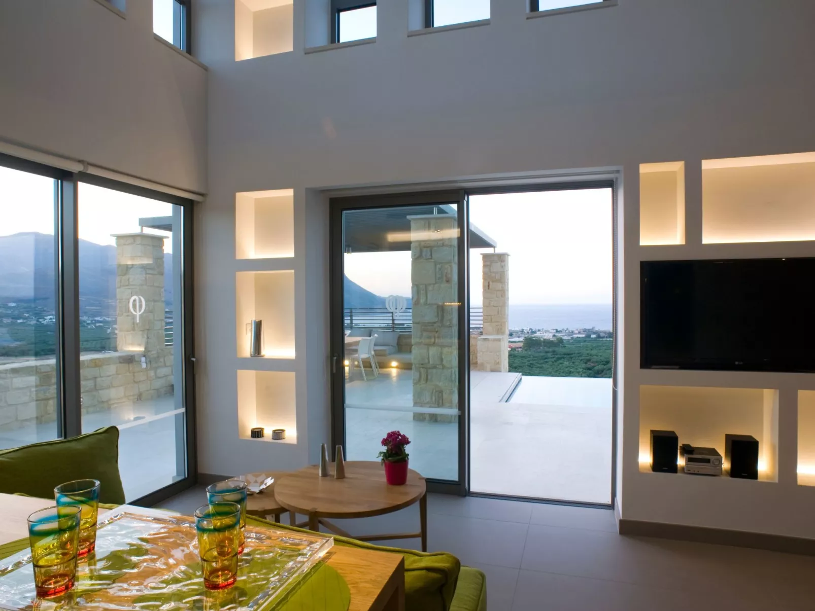 "Villa Symphony"-Inside