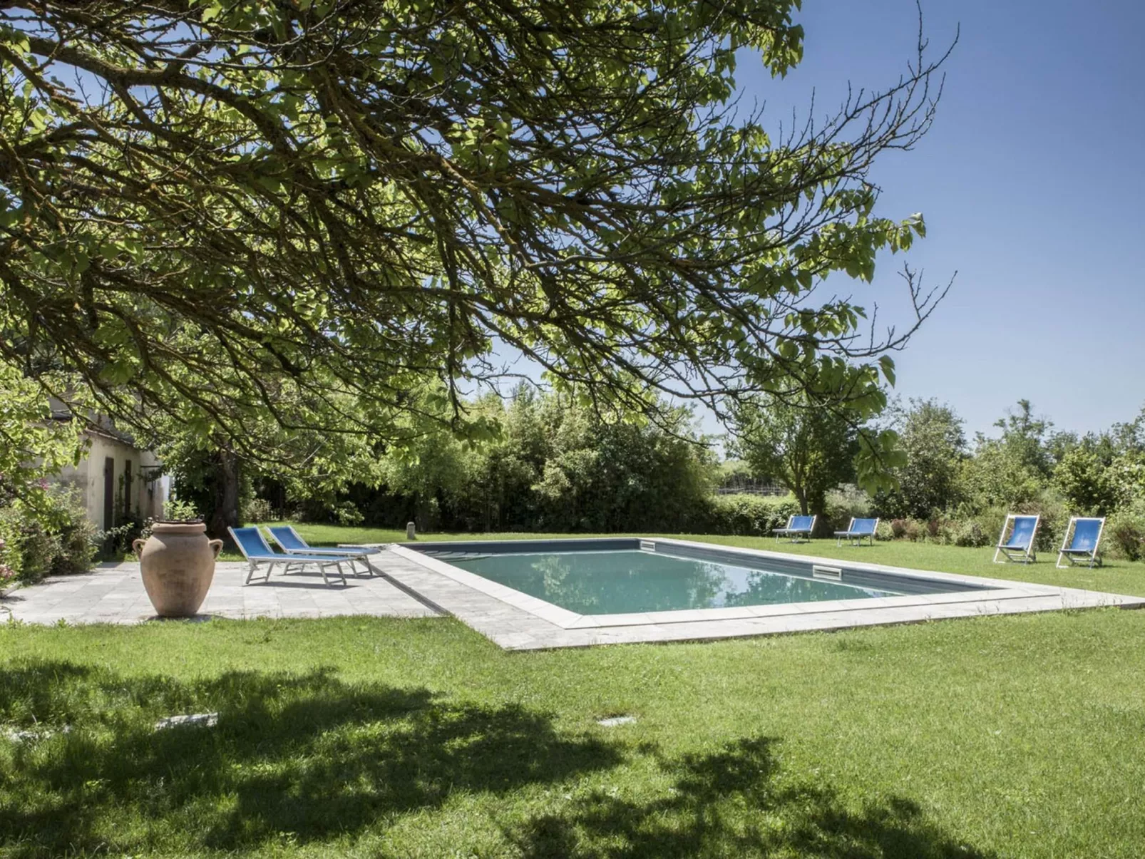 'Molinello albicocco'-Outside