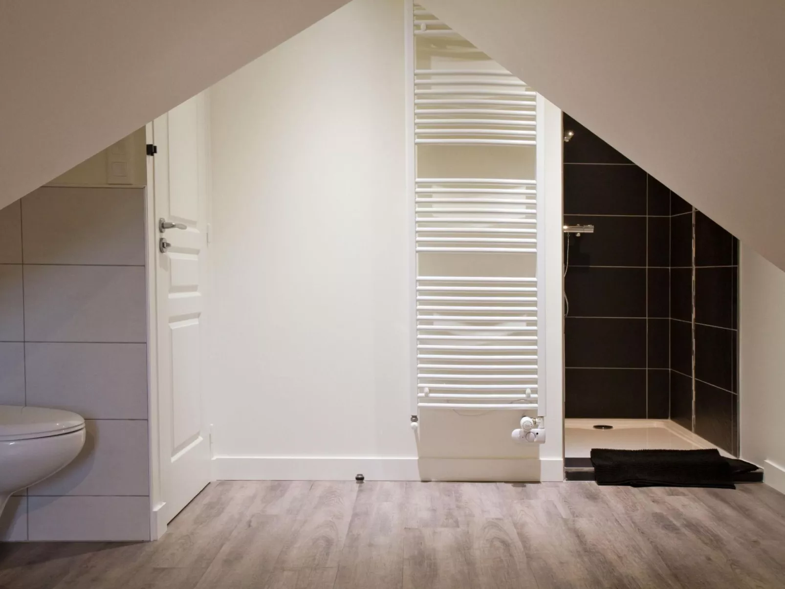 "Le Rayon Vert" mit Jacuzzi-Drinnen