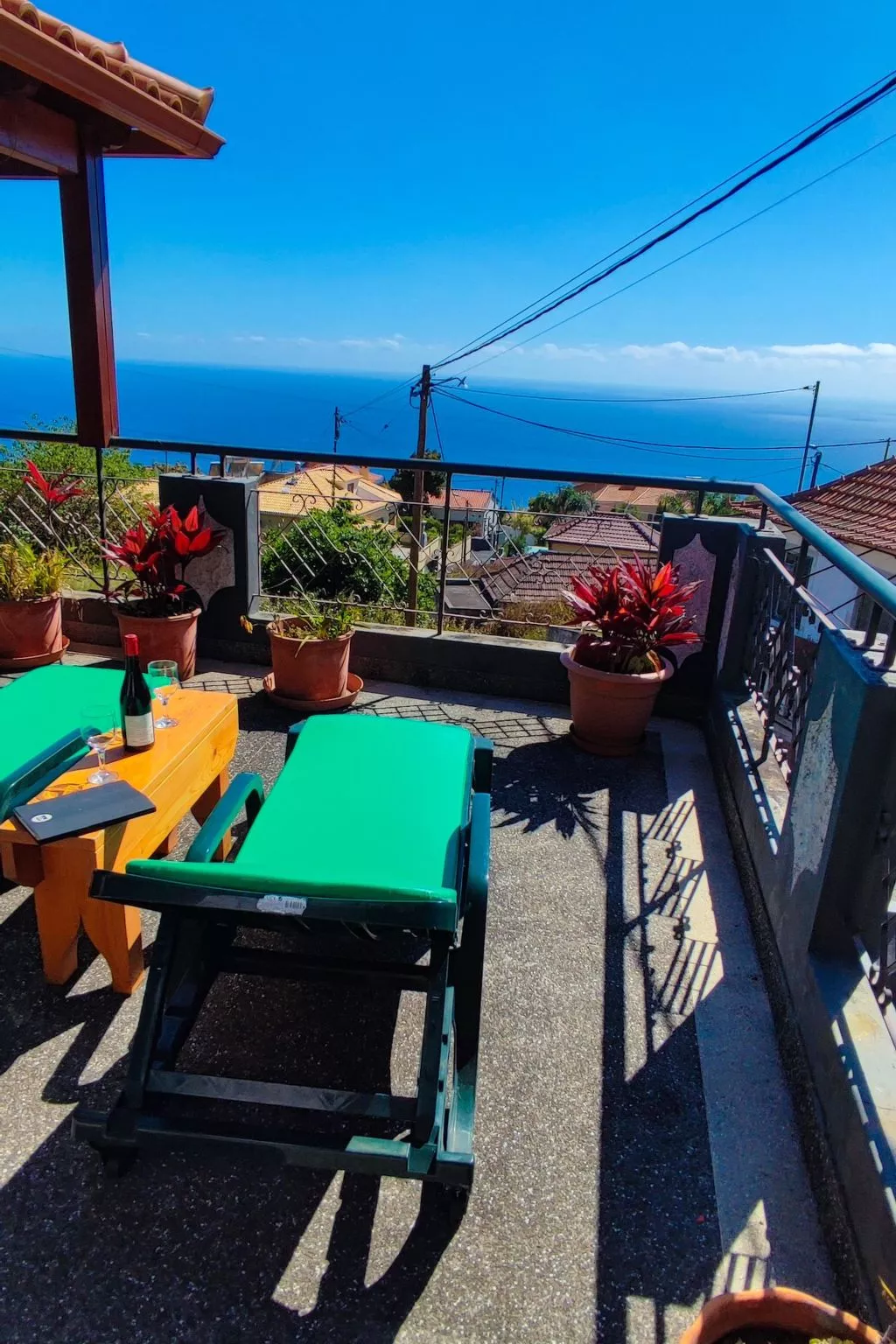 Die lustige und entspannende Wohnung mit Terrasse und Aussicht-Dehors