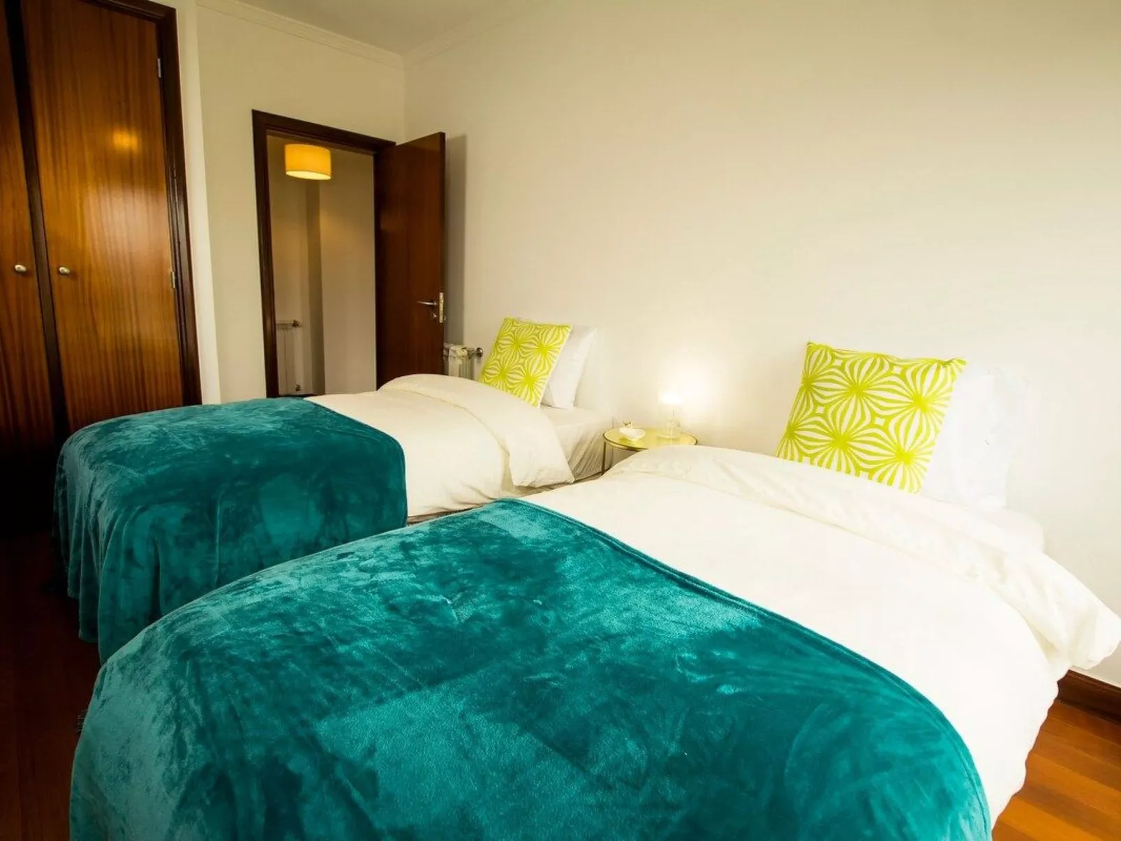 Turmhaus mit freier Garage-Inside