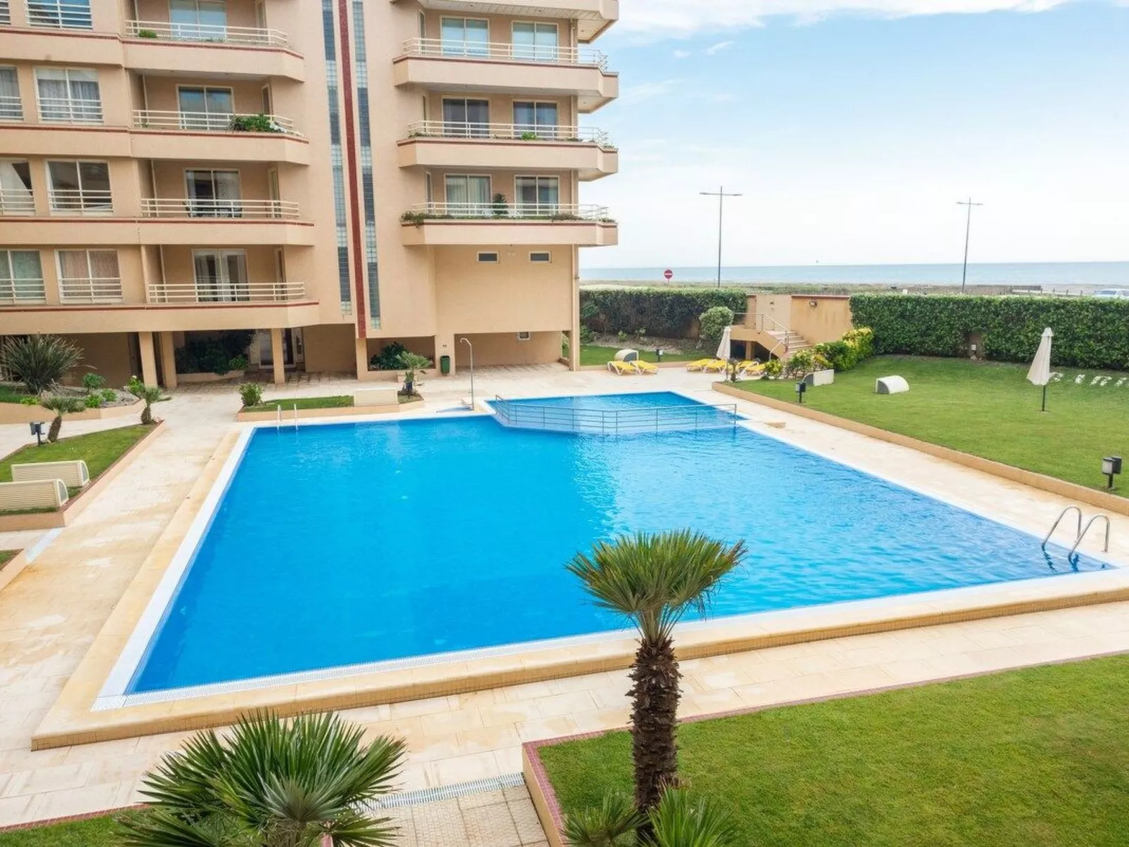 Meerblick Erste Linie mit 2 Pools 4-Image-tags.info