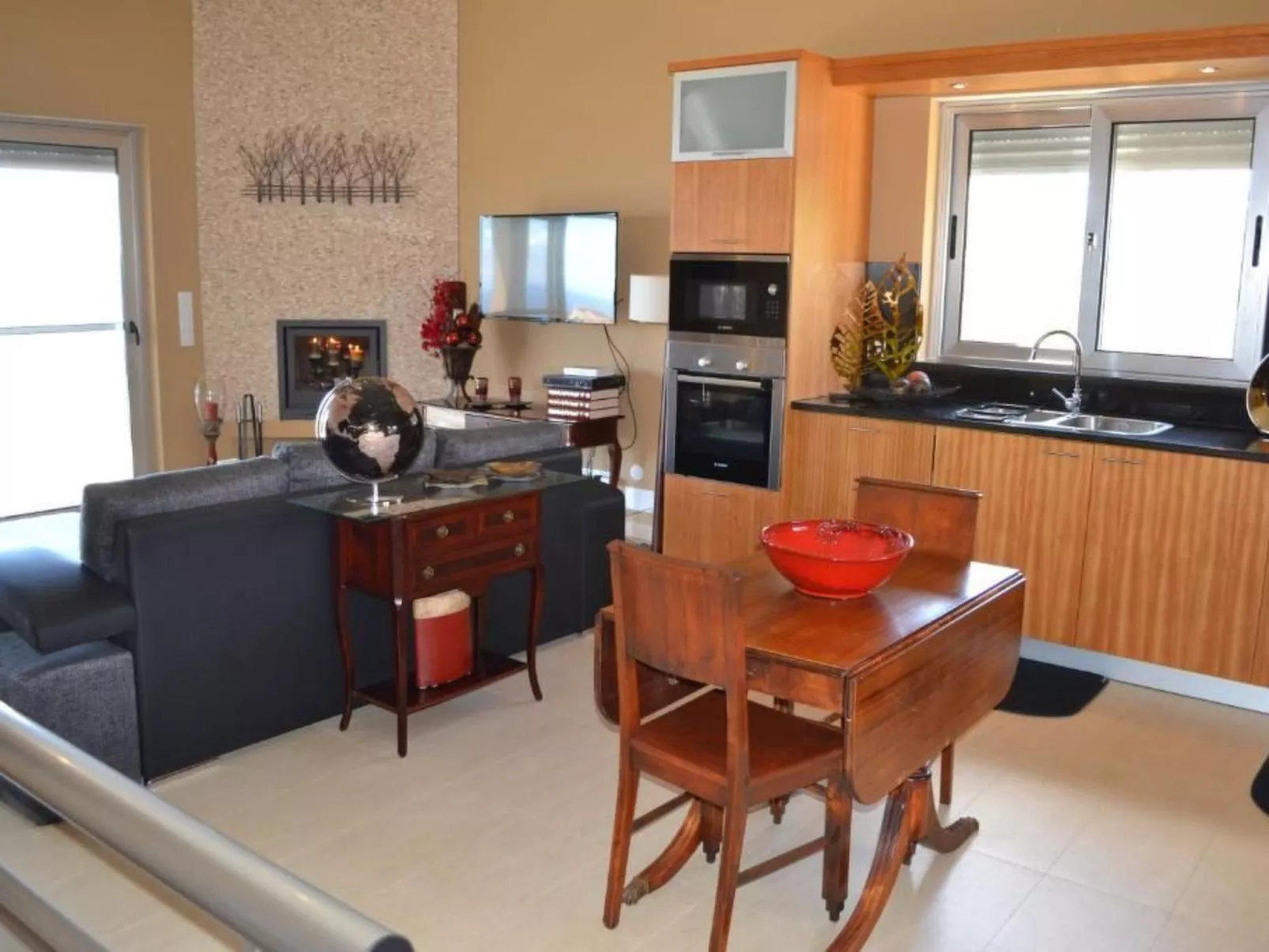 Schöne Aussichten Ecke-Drinnen