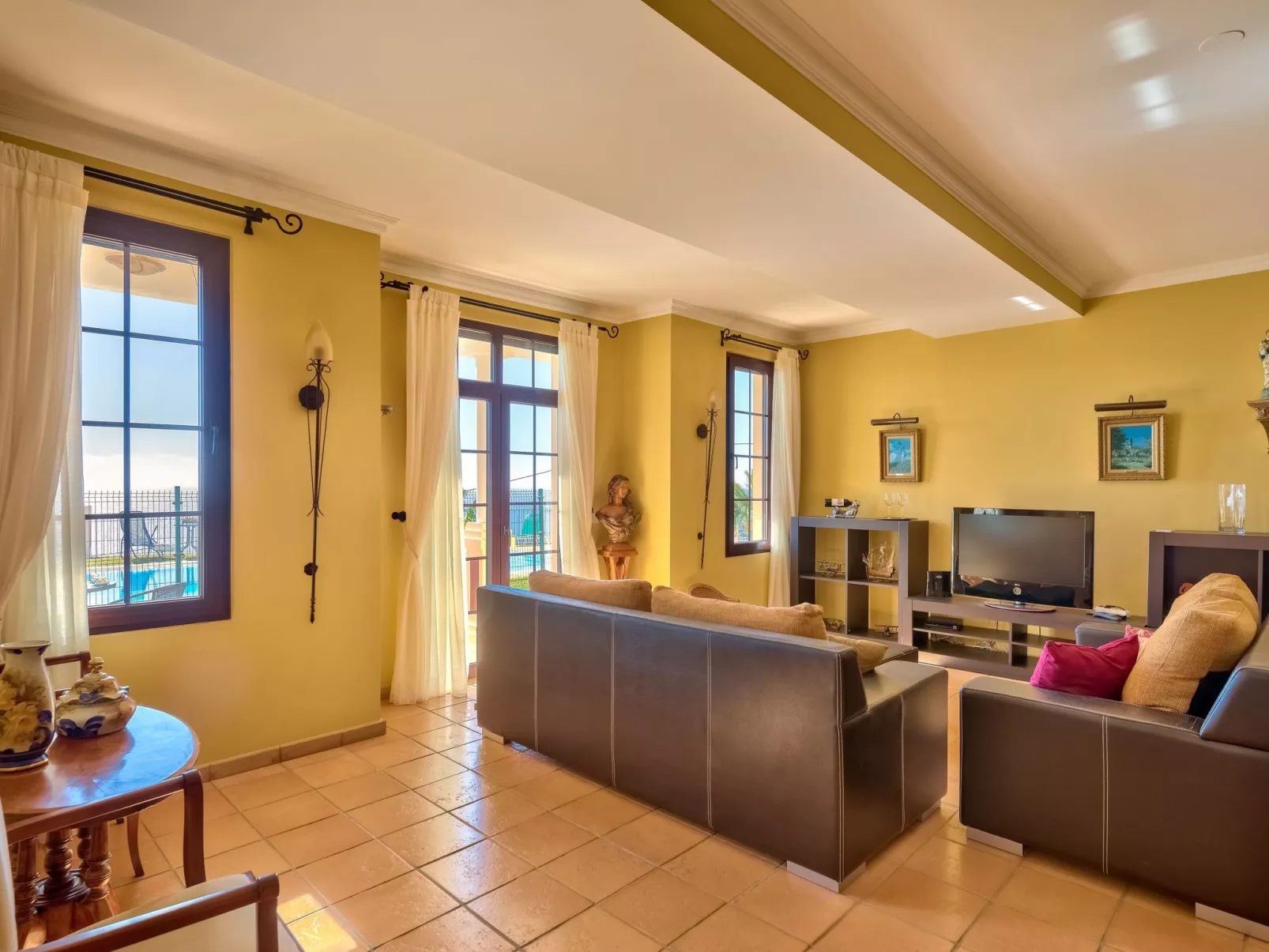 Königliche Villa Amores-Dedans