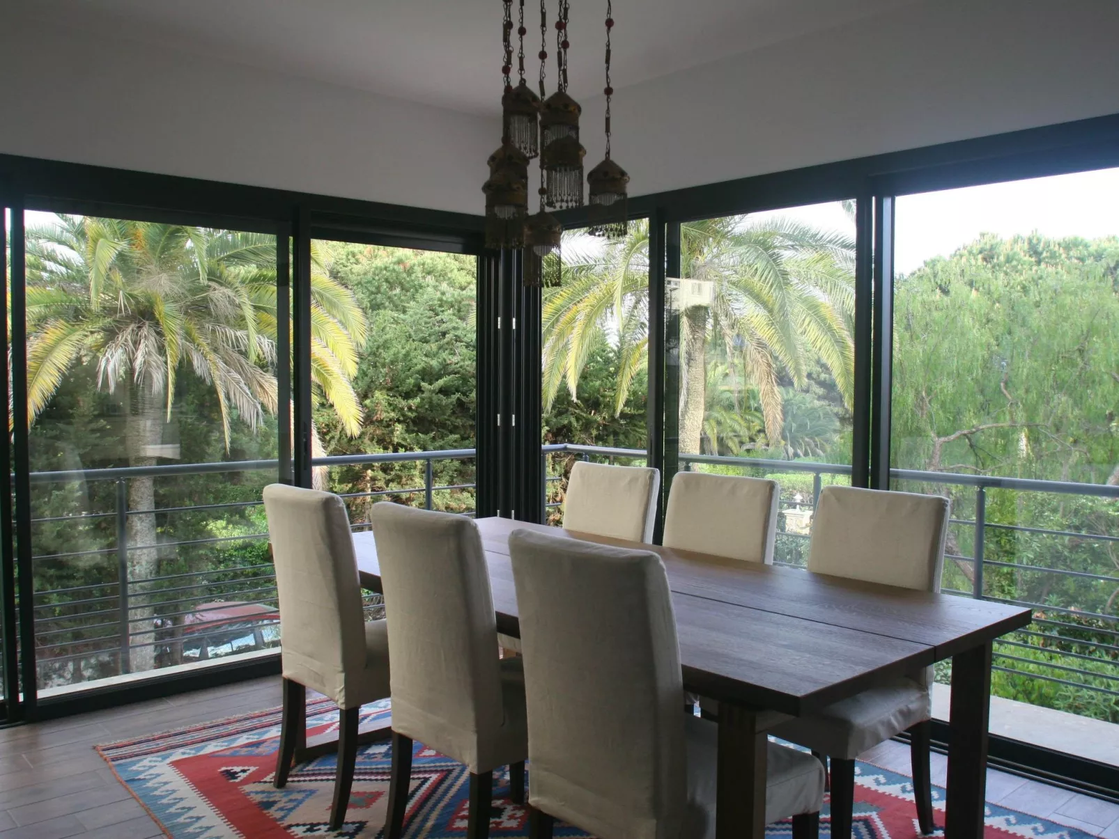 Appartement mit Infinity-Pool-Dedans