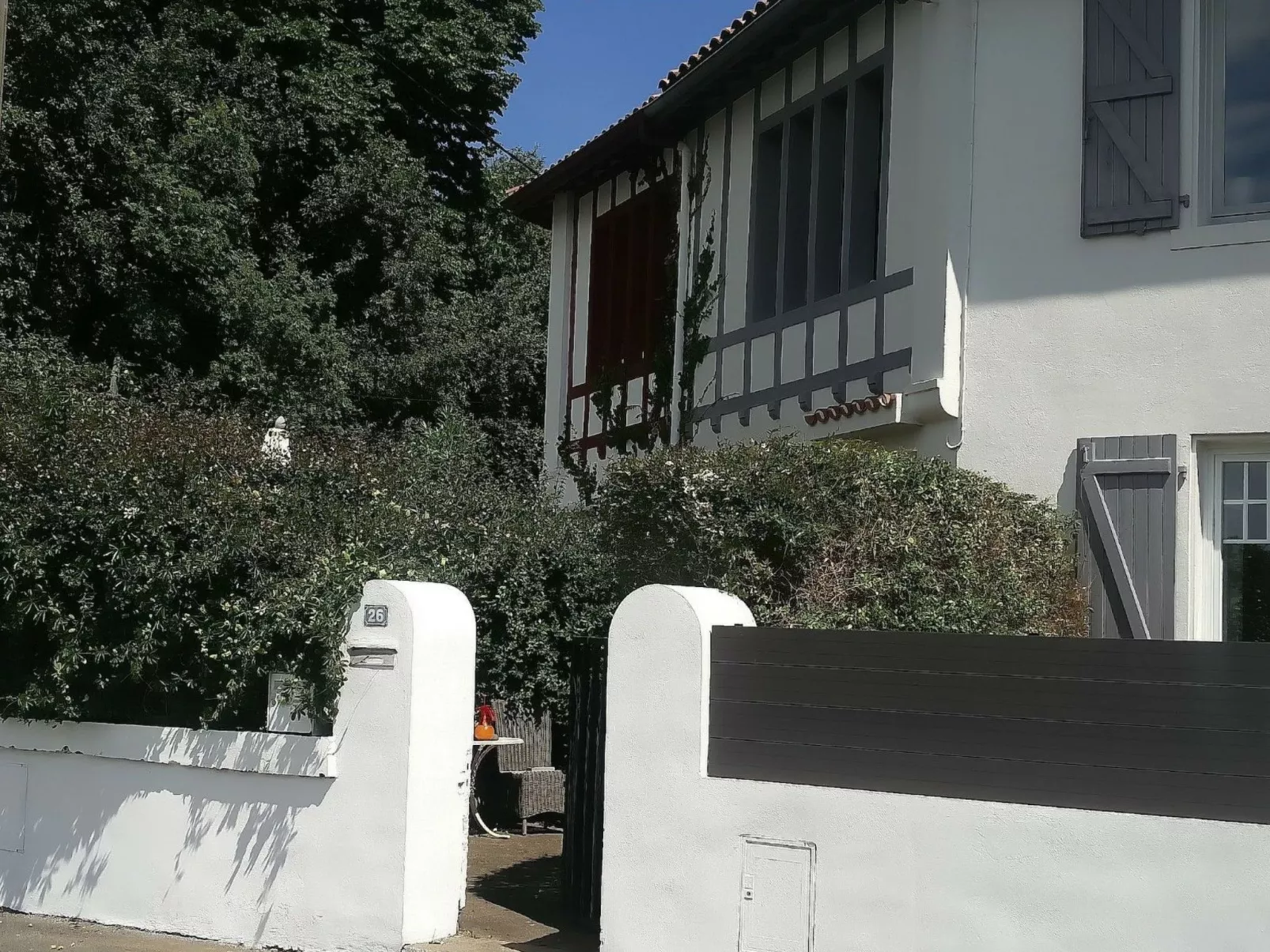 Sehr Schone Typisch Baskische-Outside