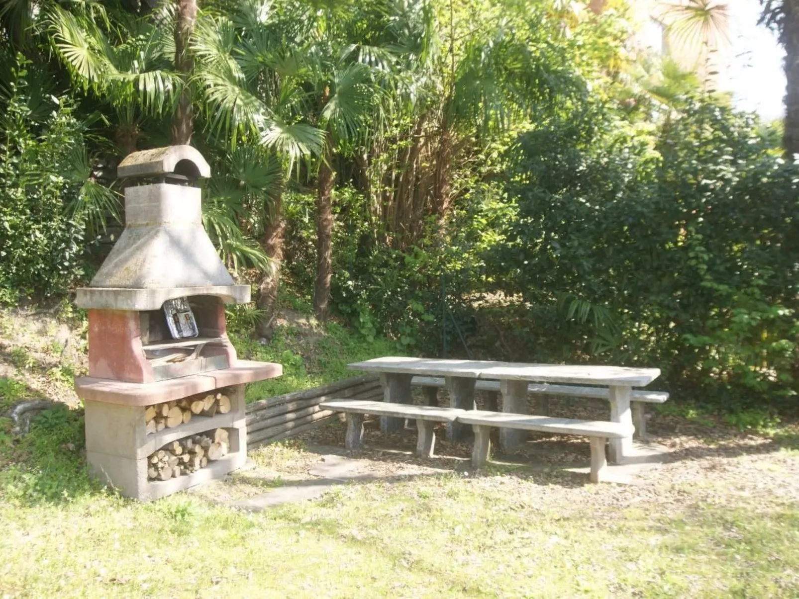 Navengana 4 mit Pool-Draußen