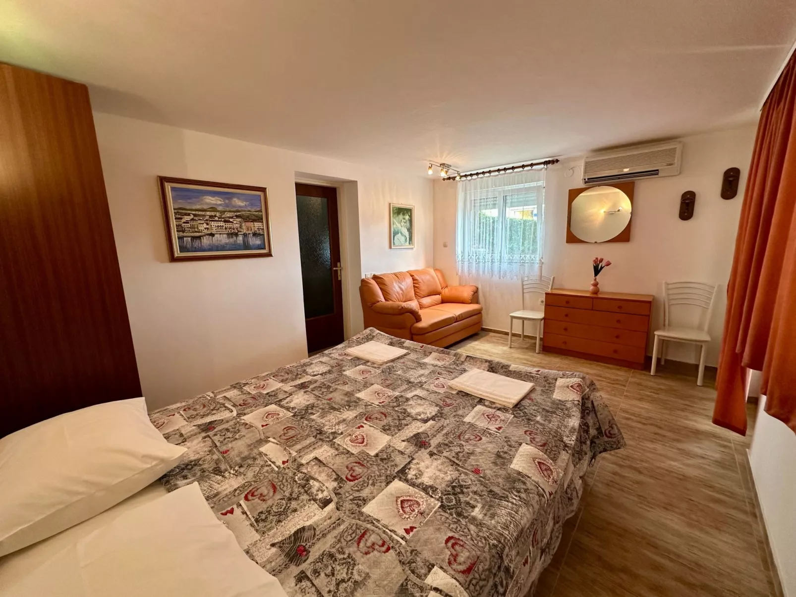 Apartment Car-Drinnen