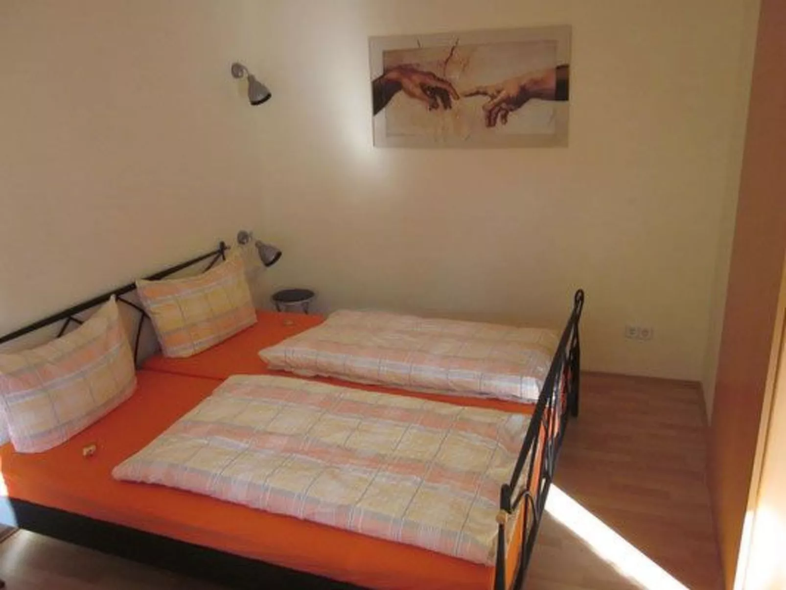 Moderne Erdgeschoss-Wohnung mit Terrasse-Drinnen