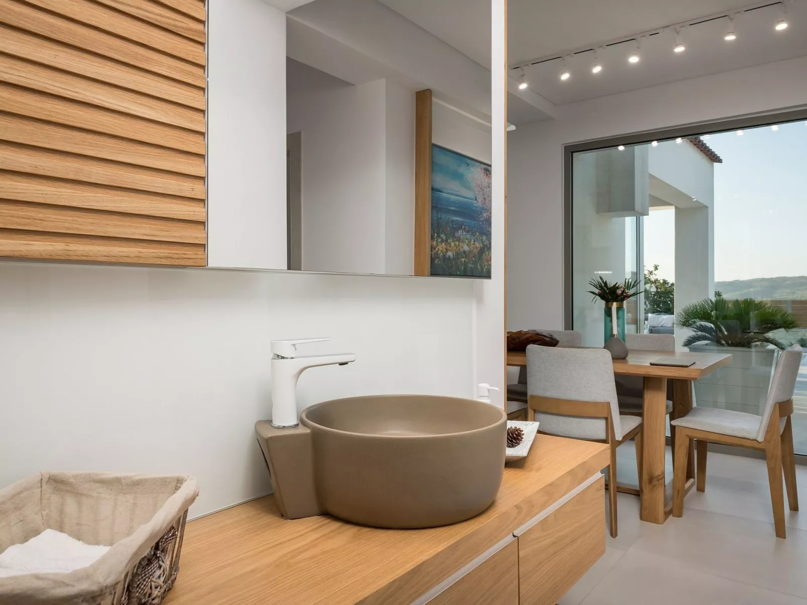 Villa White Harmony 6km vom Strand entfernt mit Pool-Image-tags.info