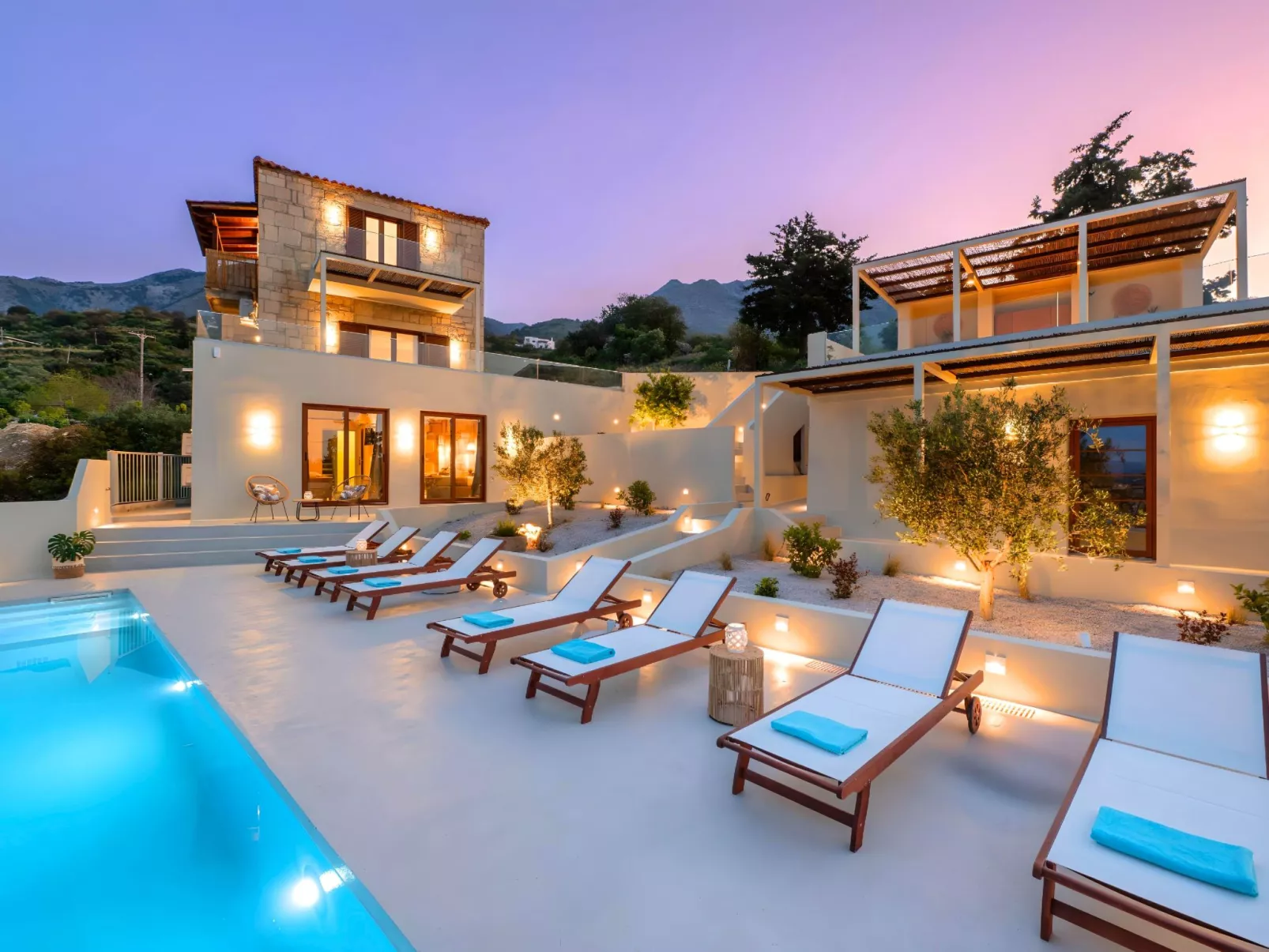 Soluna Villa Privater Pool-Drinnen