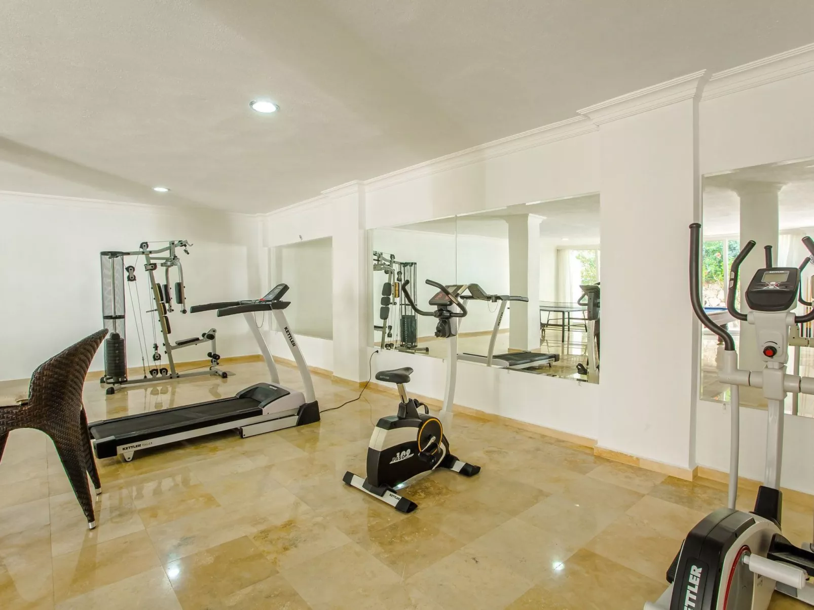 Villa für 10 P mit unglaublichem Ausblick-Dedans