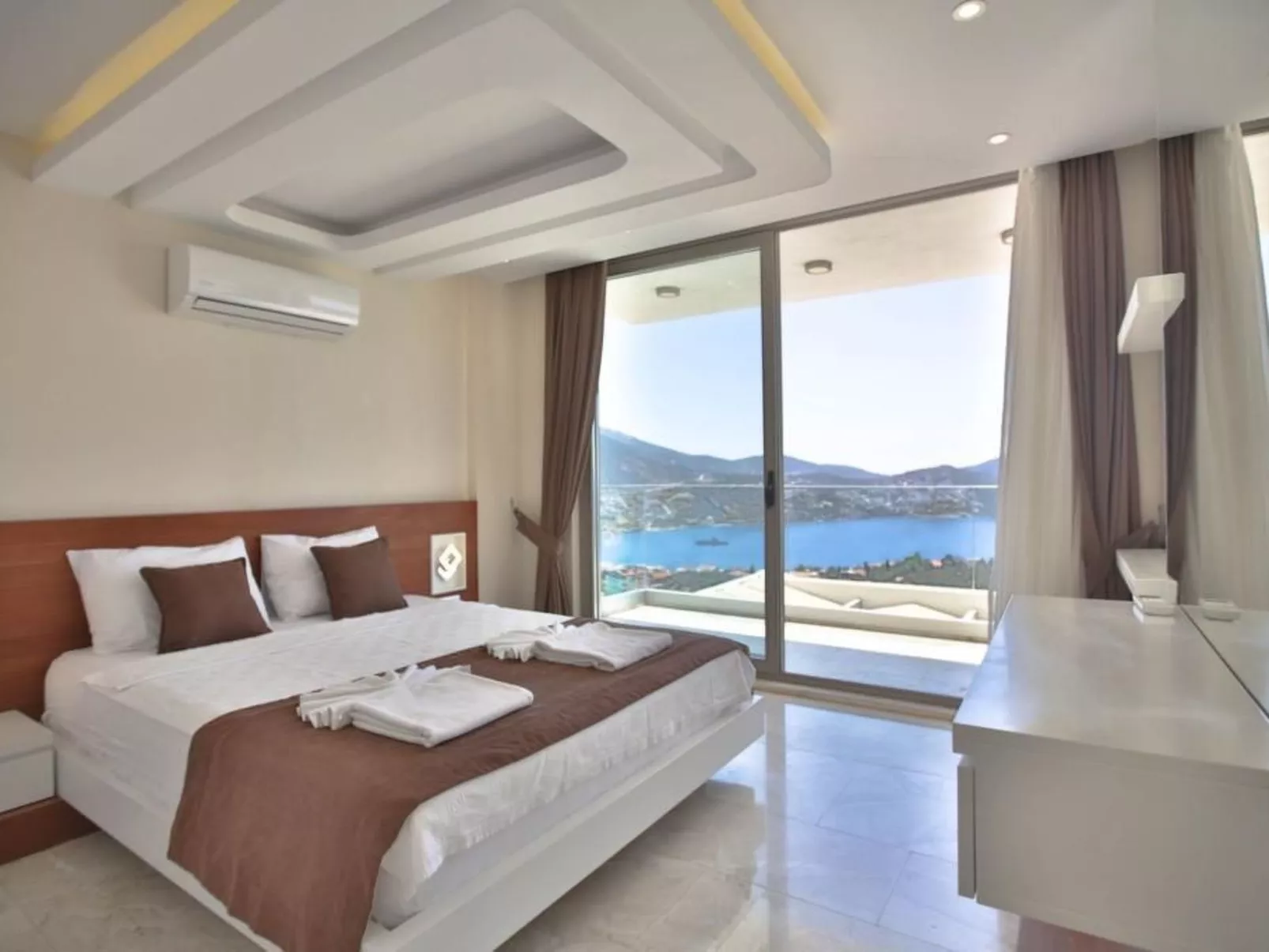 Villa Pool 2 mit Meerblick-Inside