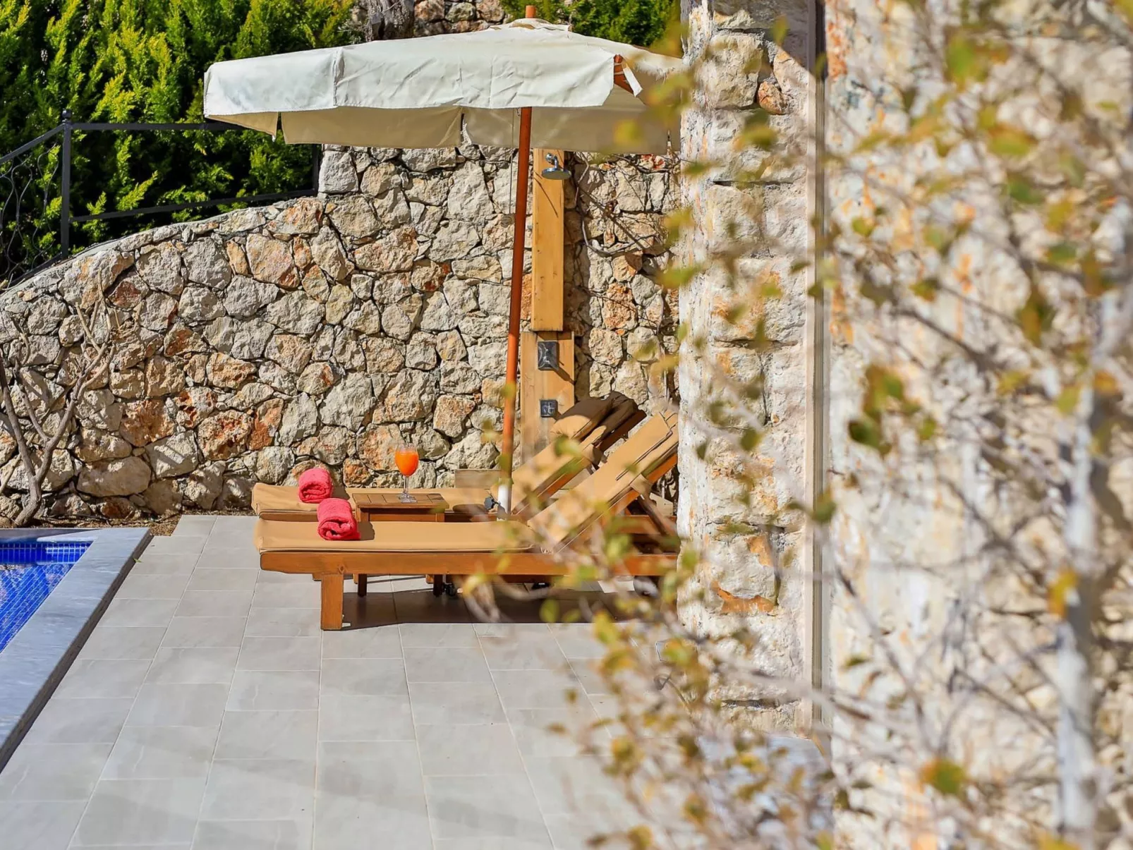 Natursteinhaus mit Pool in Kalkan Islamlar-Drinnen