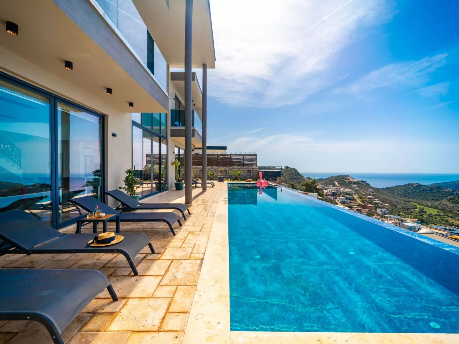 Moderne Luxusvilla mit Meerblick-Inside