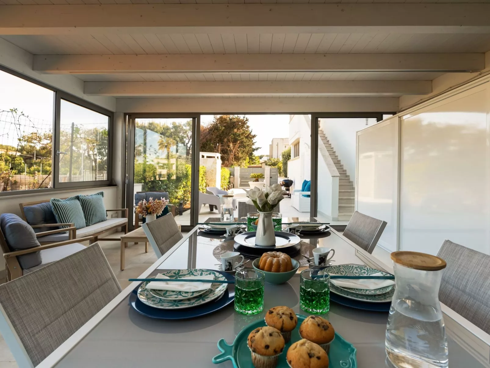 'Connie's House-Dedans