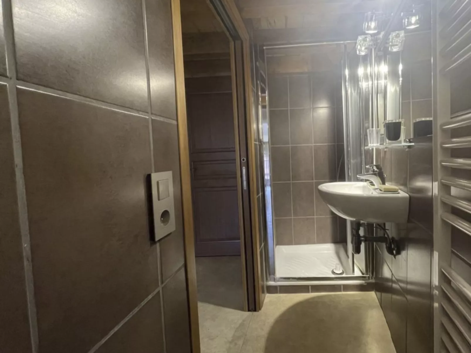 Wohnung mit Blick auf das Wasser-Inside