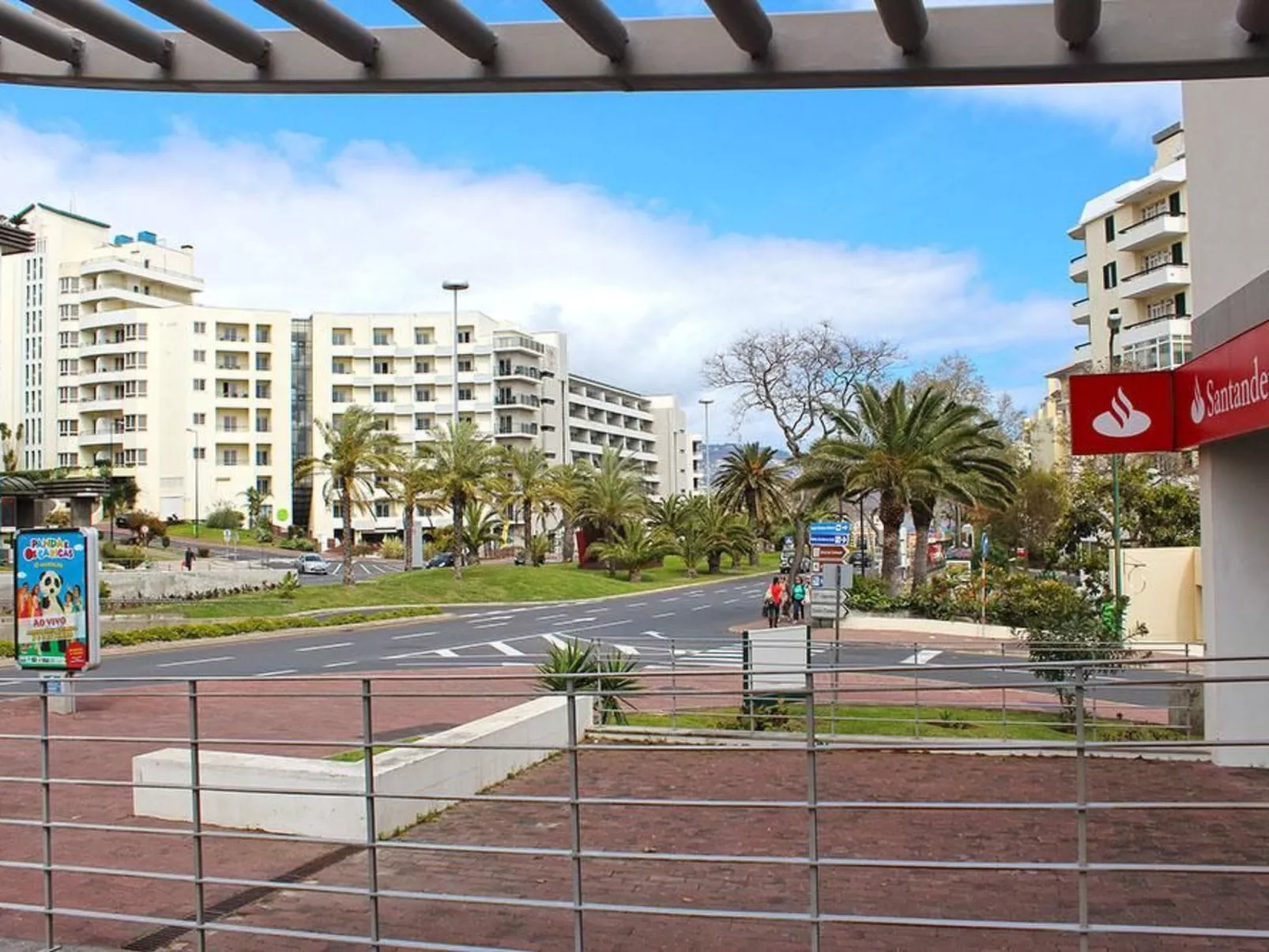 Modernes Terrassenapartment am Meer-Outside