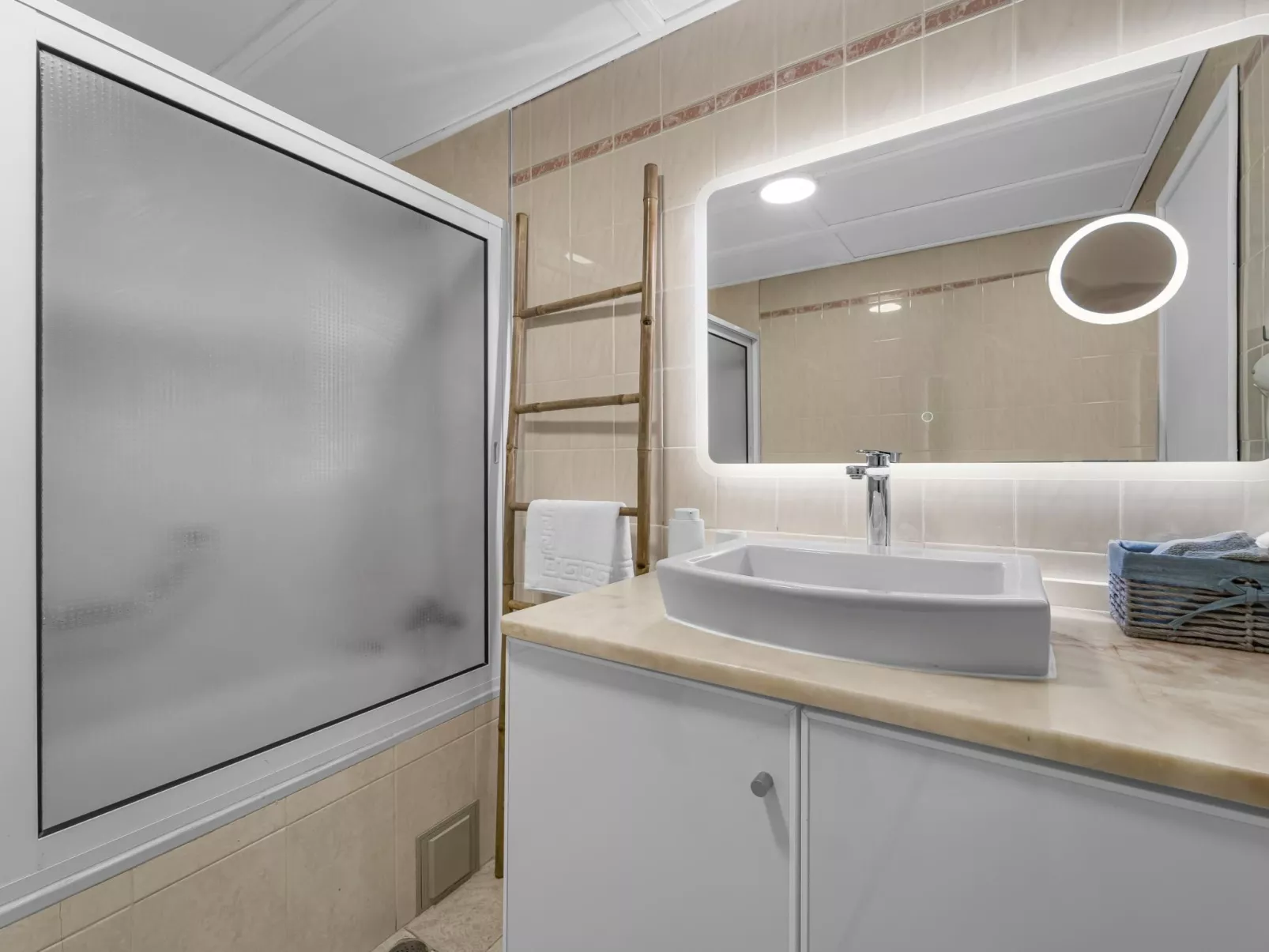 "Sofia Residence T1"-Inside