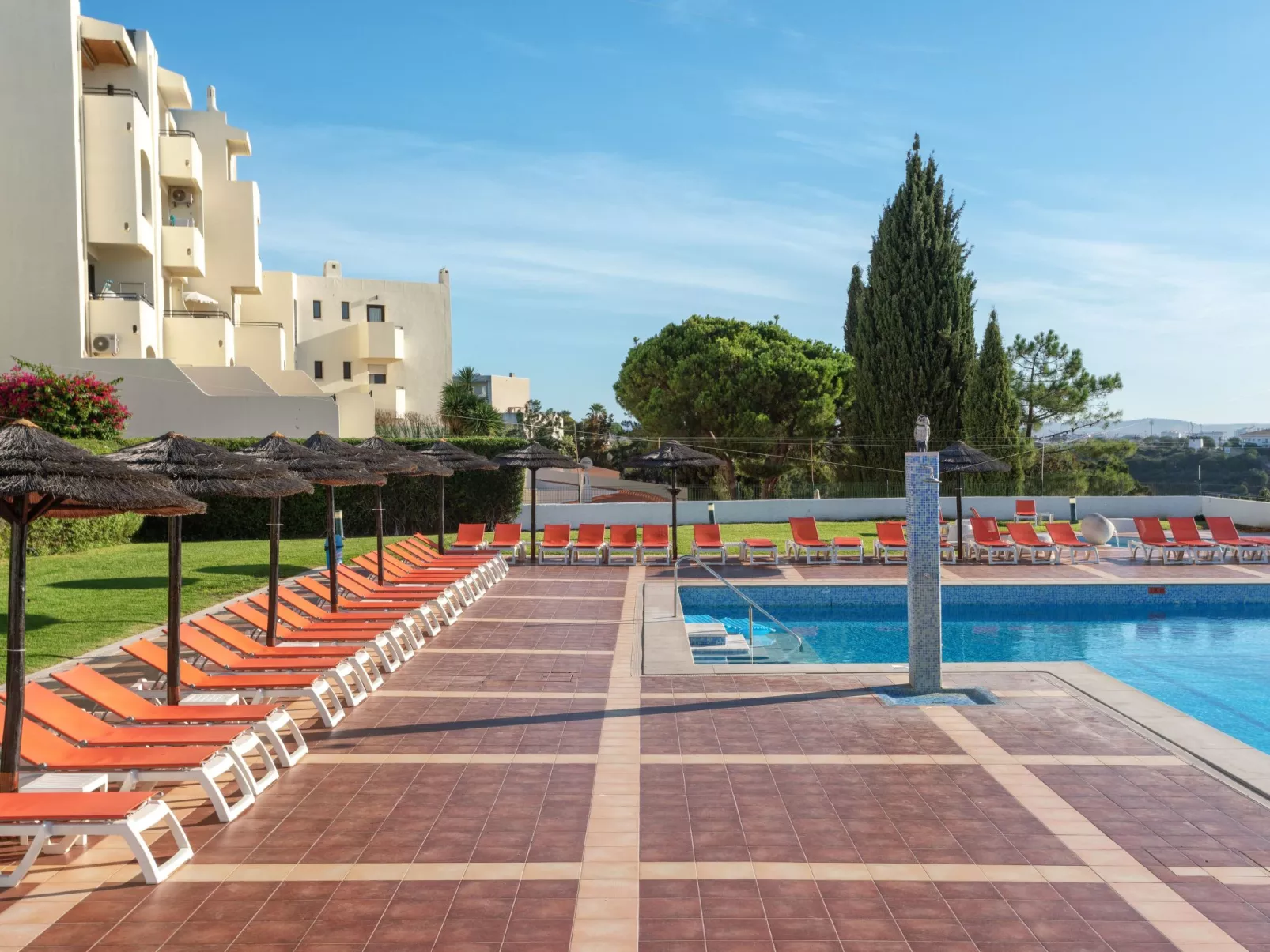 Studio-Apartment "Jardim" mit Gemeinschaftspool-Dehors