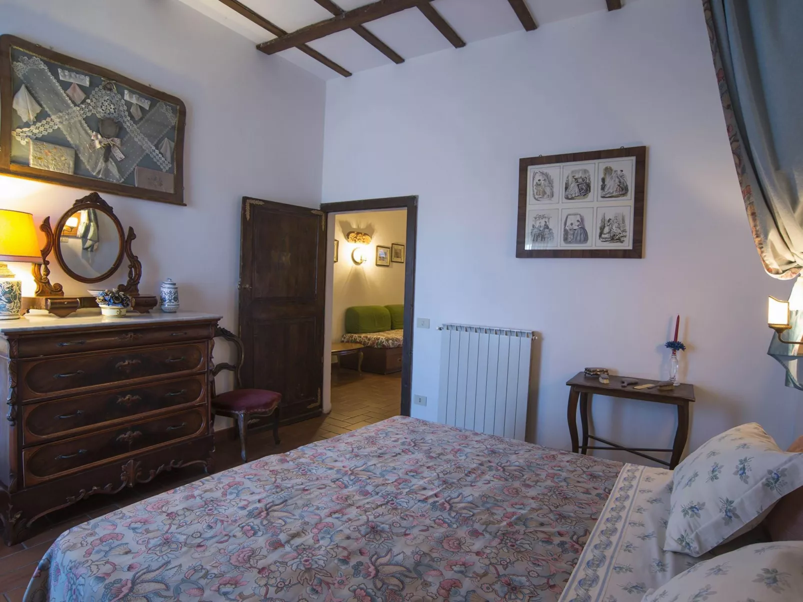 Komfortable Unterkunft in einem Schloss, Schwimmbad-Dedans