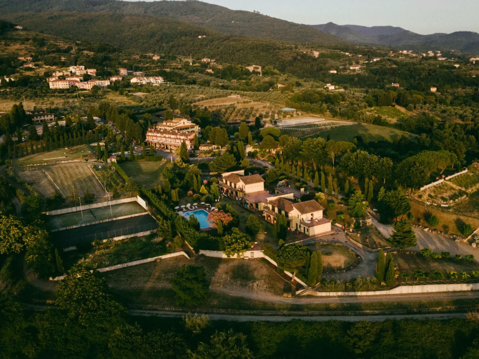 Unterkunft in einer Residenz mit Restaurant und Schwimmbad-Dehors
