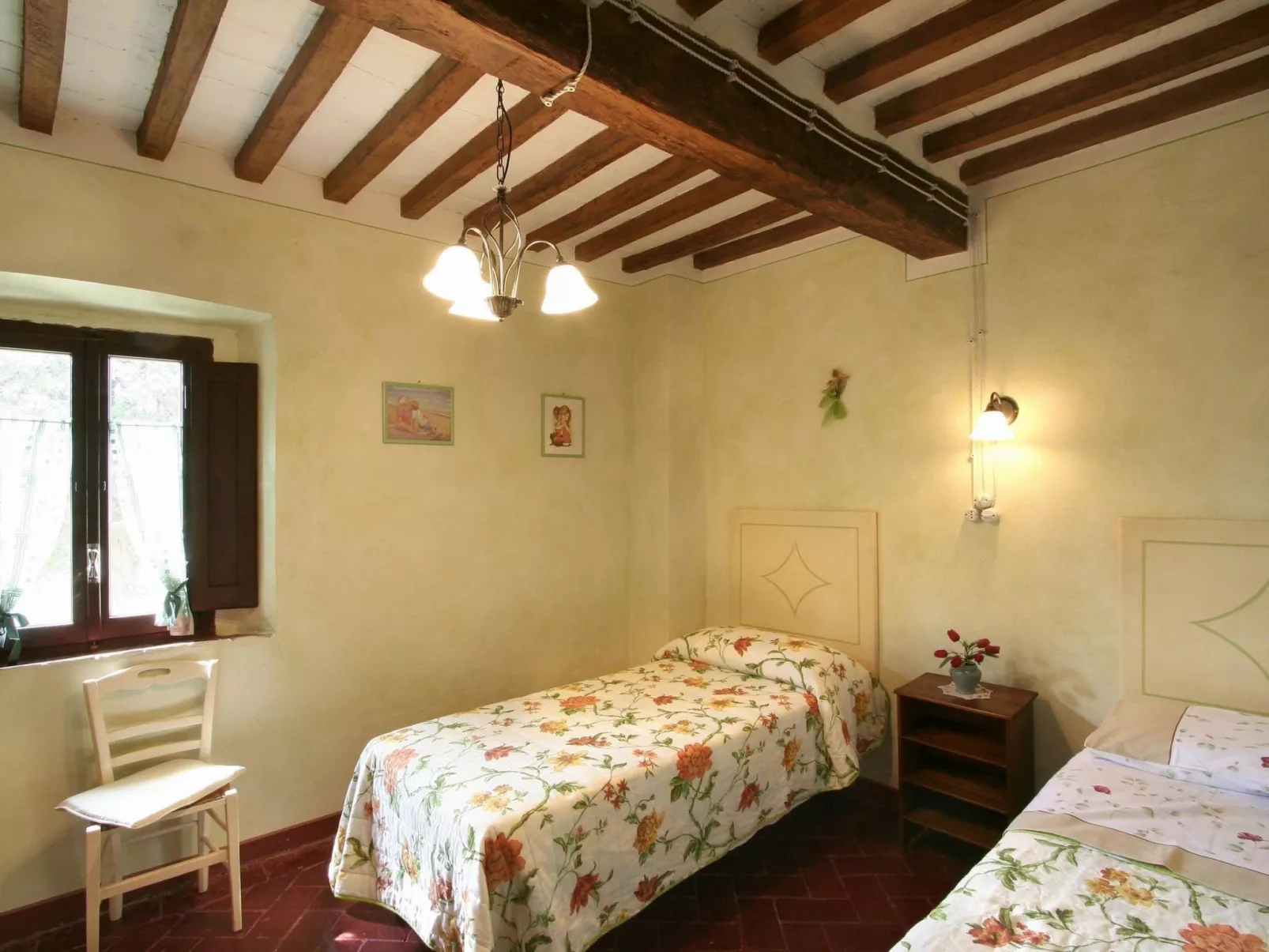 Ferienvilla 'Antica Pietra' mit eigenem Pool-Drinnen