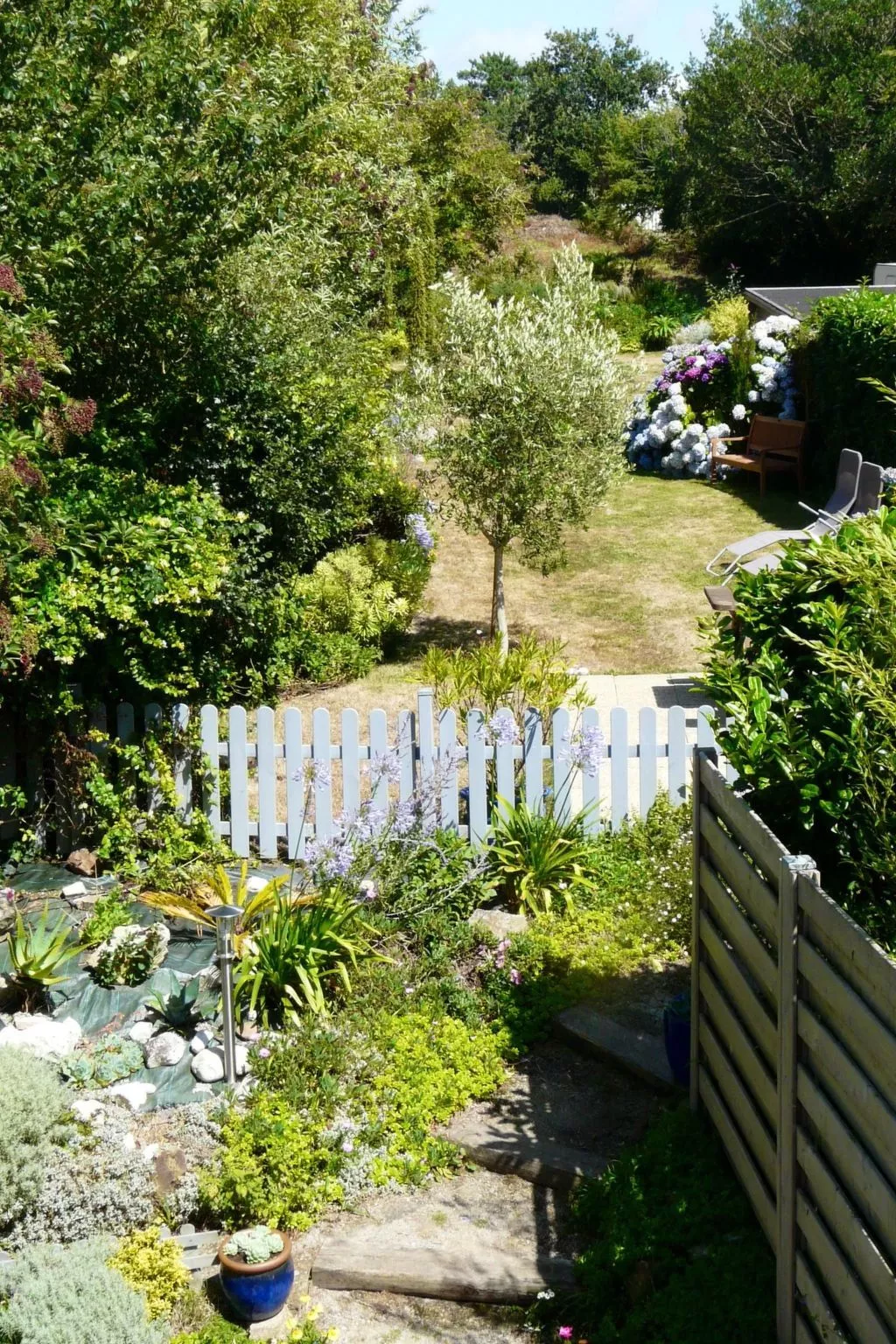 Mit Blick auf das Wasser-Outside