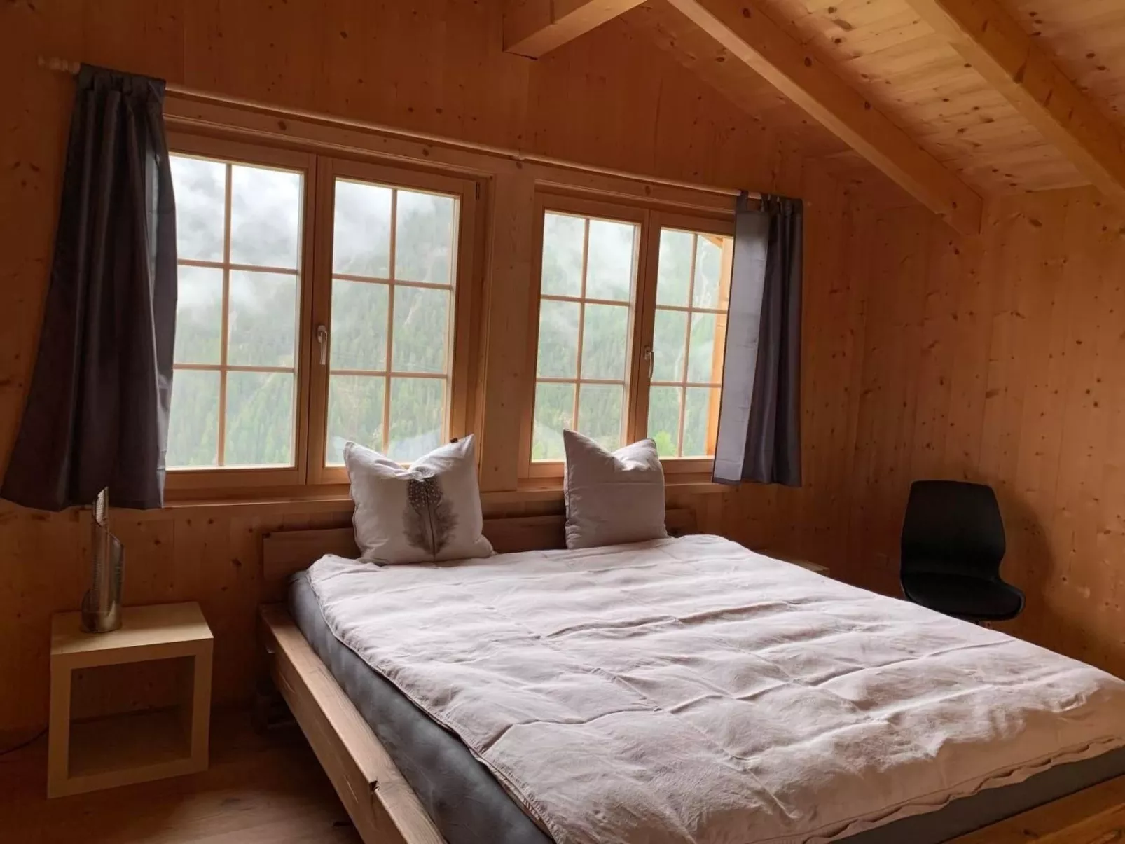 Neuwertiges 2-Zi-Ferienchalet (55m2)-Inside