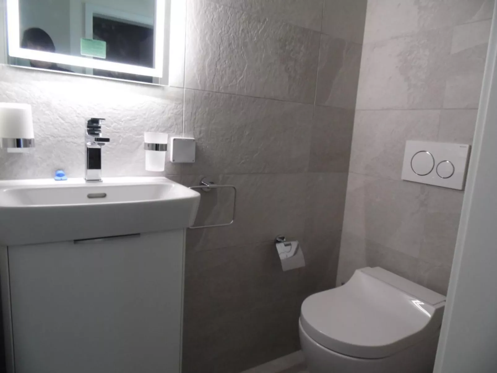 Appartement mit Balkon-Drinnen